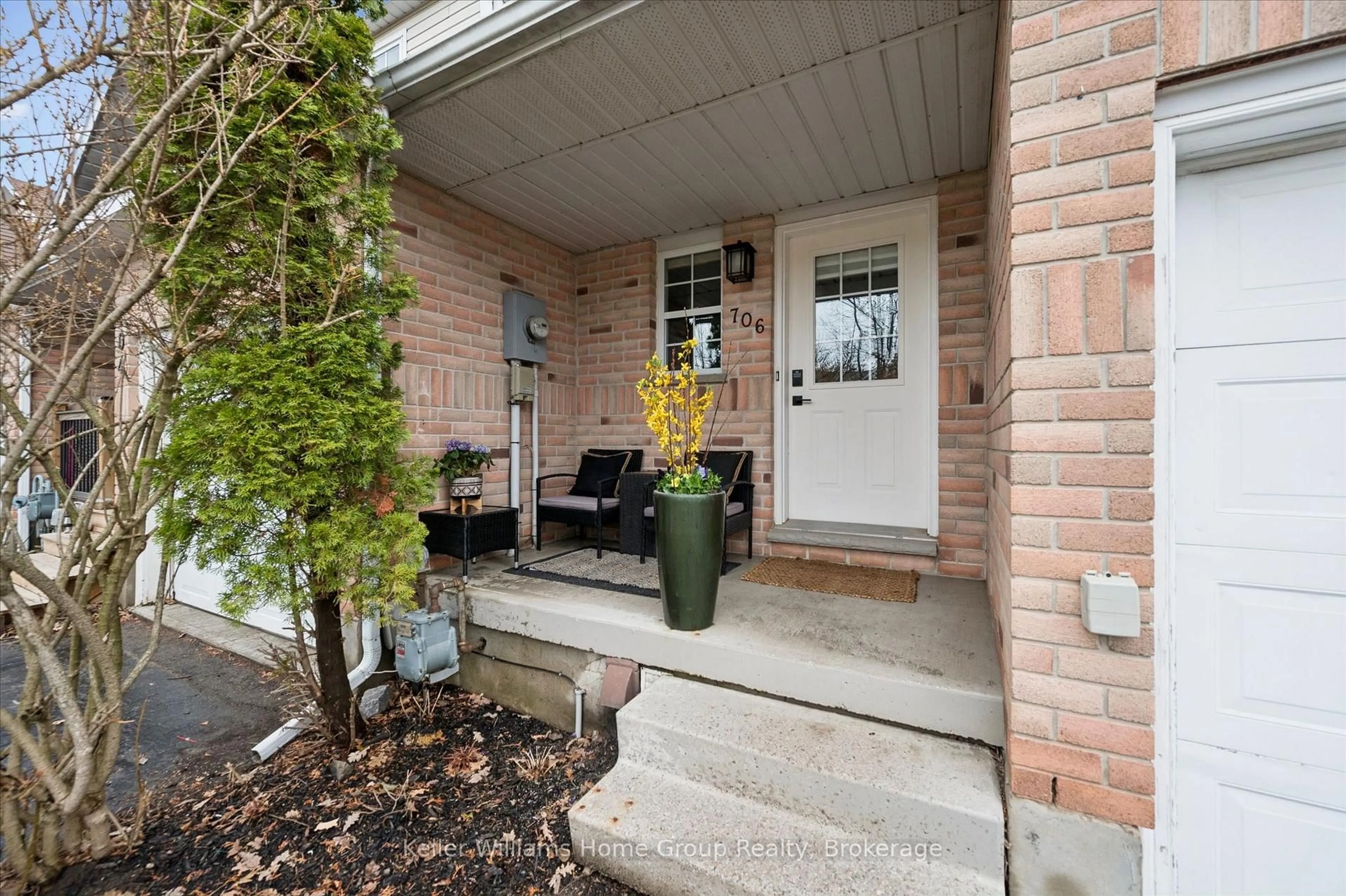 Unknown for 706 Denny Gate, Centre Wellington Ontario N1M 3S1