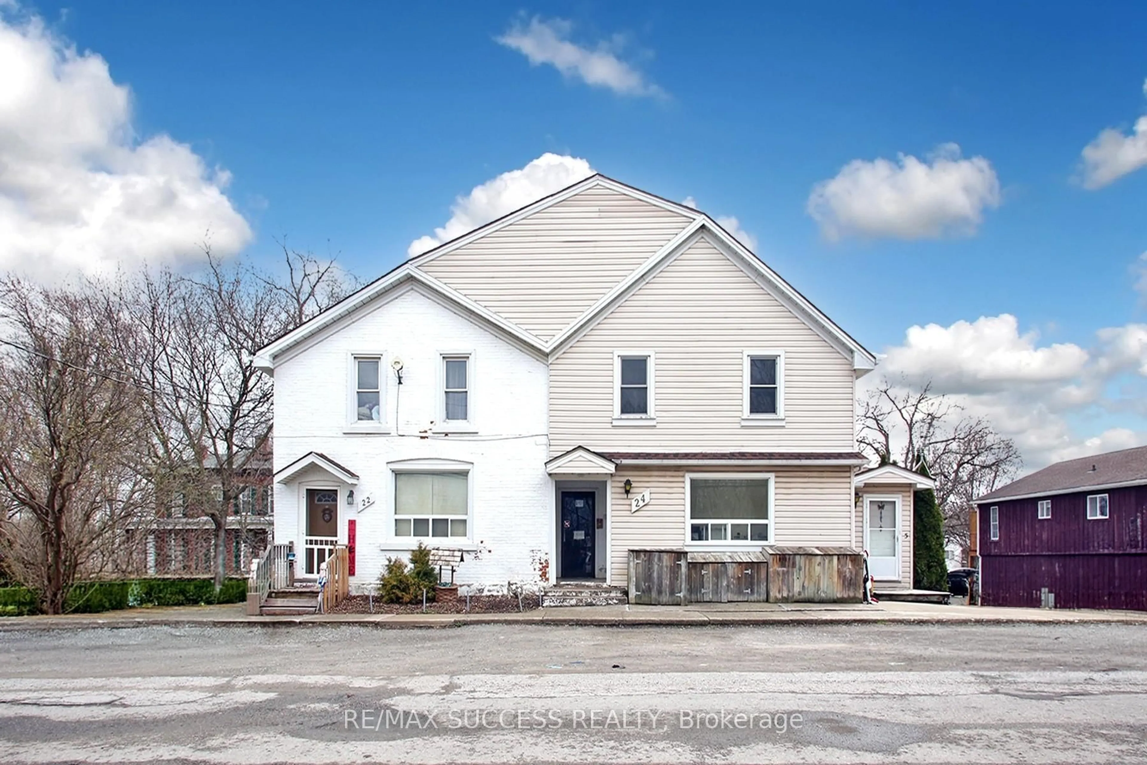 Unknown for 22 & 24 River St, Thorold Ontario L0S 1K0