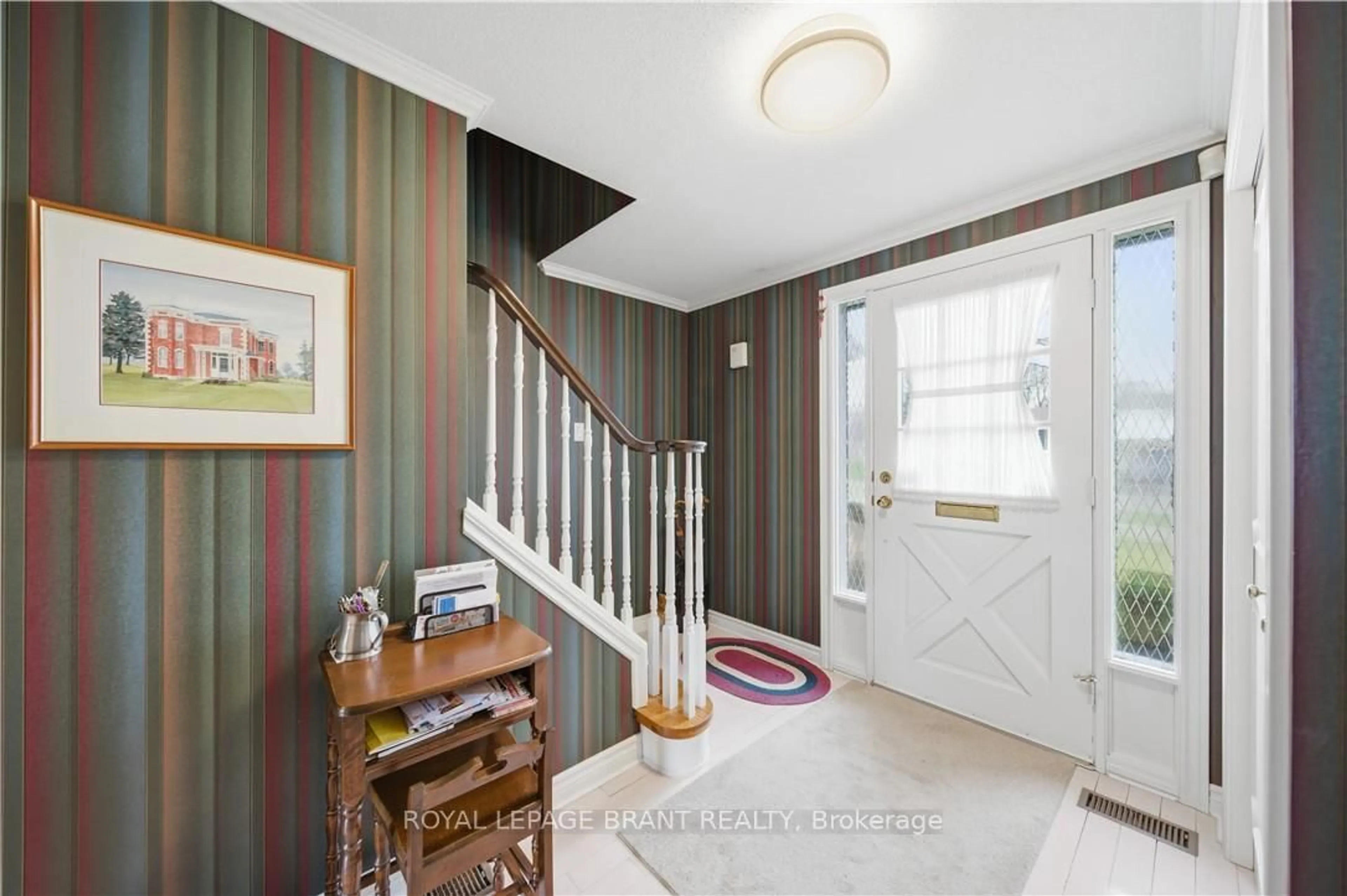 Indoor entryway for 37 Parkview Cres, Kitchener Ontario N2A 1M1