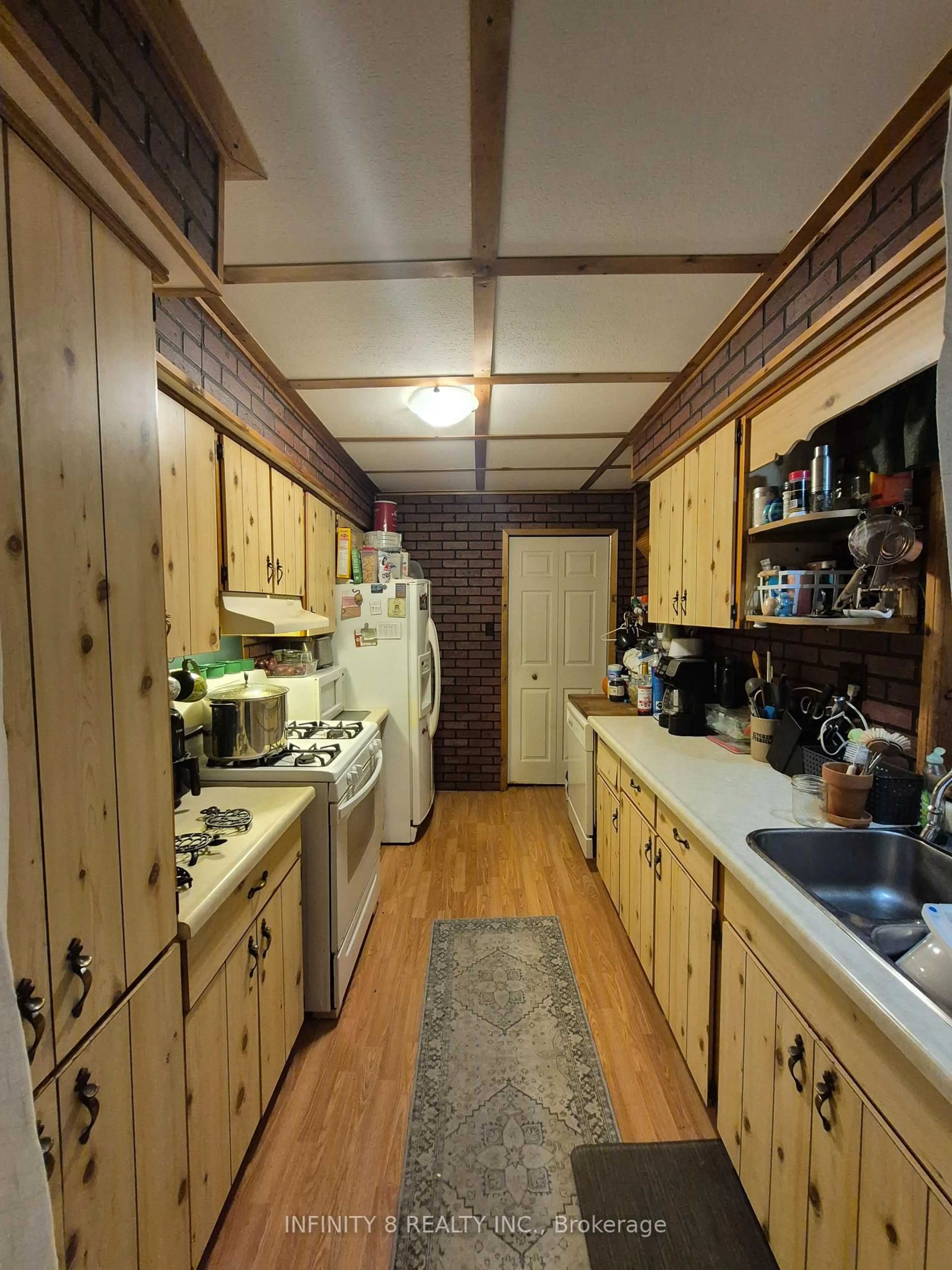 Standard kitchen, unknown for 326 Corvette St, Welland Ontario L3B 4S6