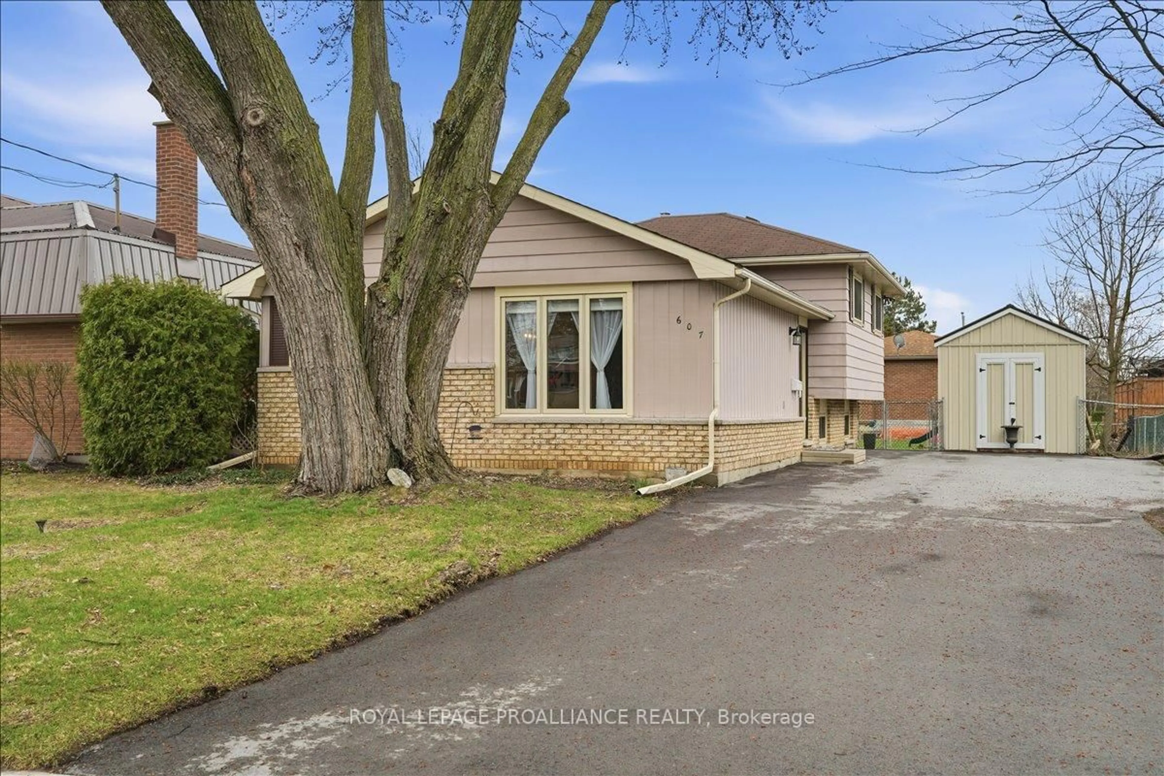 Unknown for 607 Bridge St, Belleville Ontario K8N 5G9