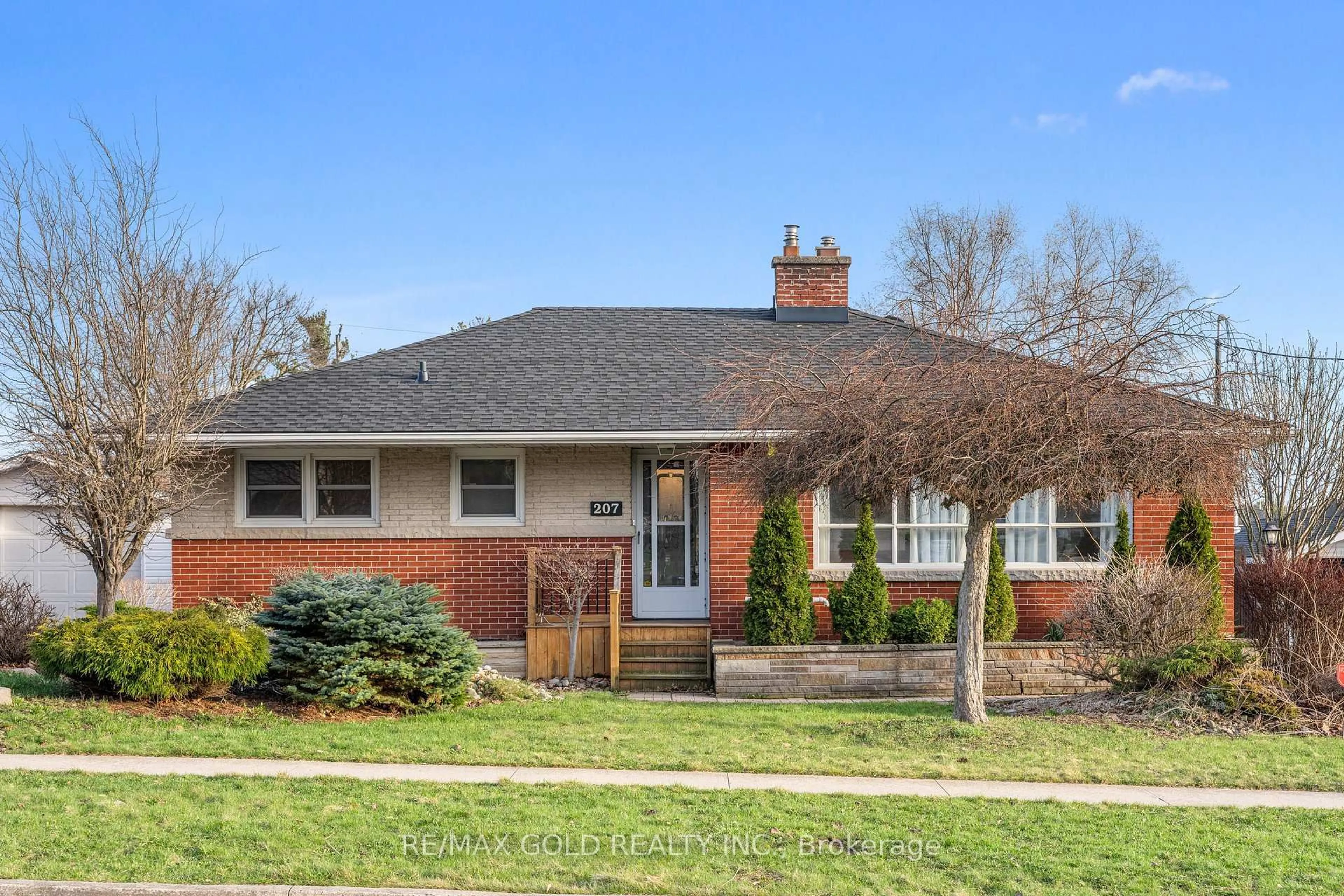 Home with brick exterior material, street for 207 Brenda Cres, Woodstock Ontario N4S 7R8