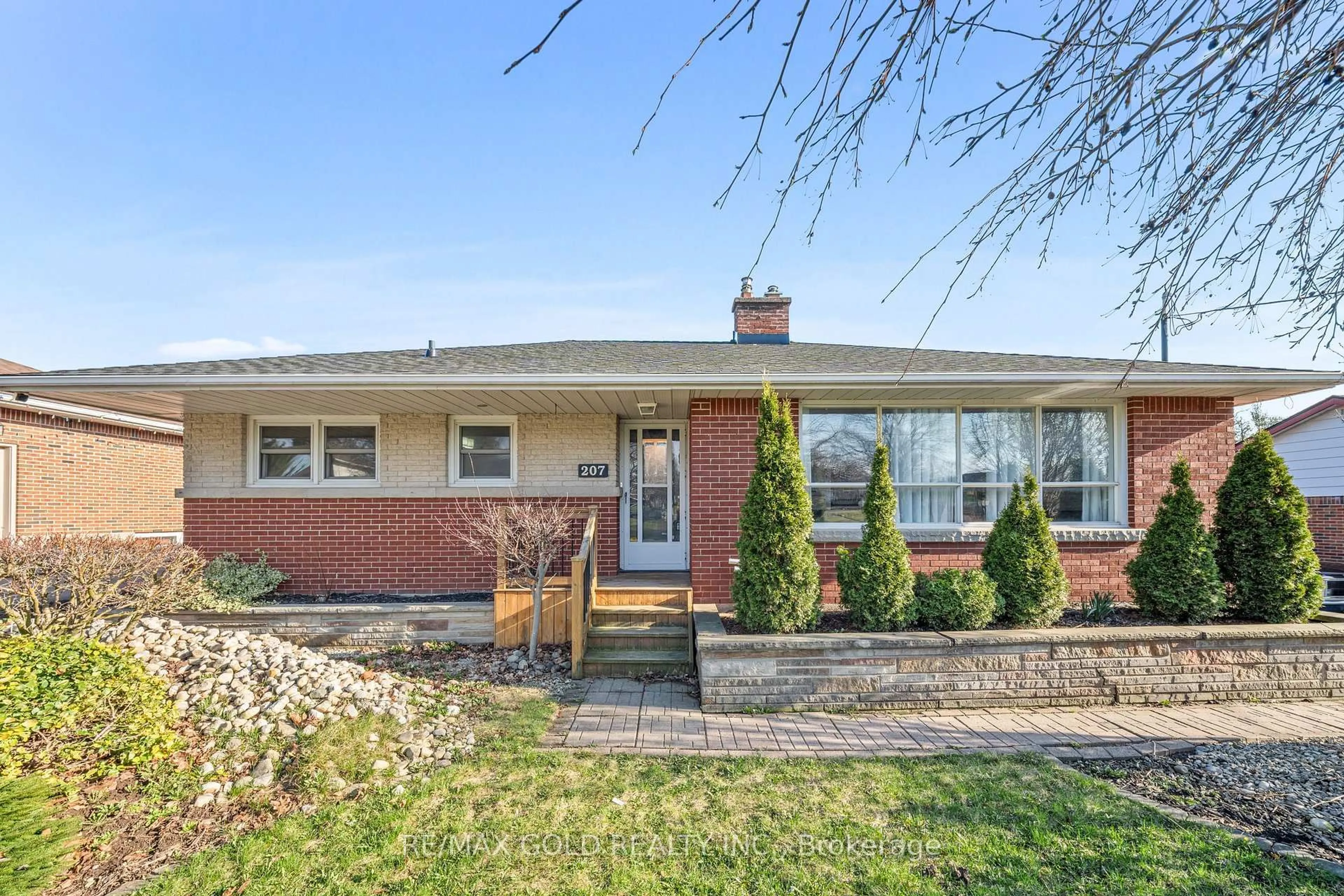 Home with brick exterior material, street for 207 Brenda Cres, Woodstock Ontario N4S 7R8