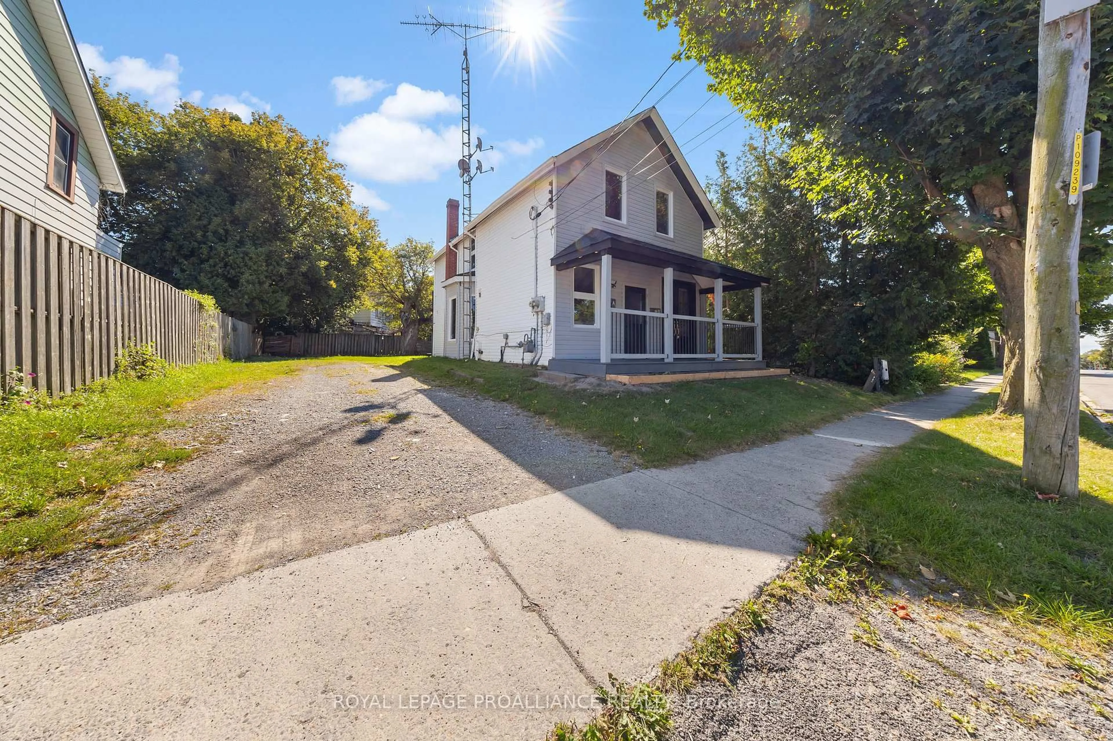 A pic from outside/outdoor area/front of a property/back of a property/a pic from drone, street for 141 Ontario St, Port Hope Ontario L1A 2V5
