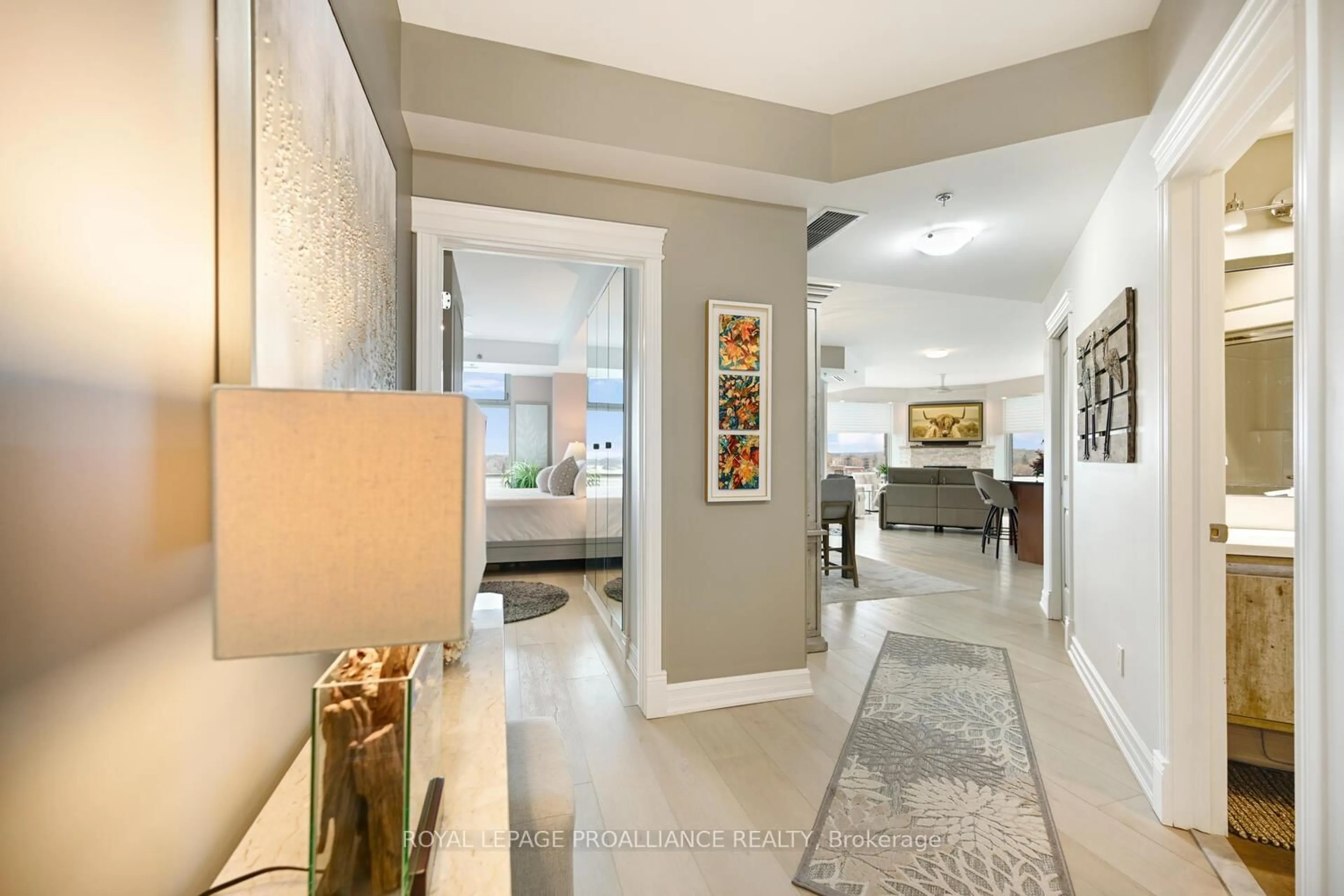 Indoor entryway for 15 St Andrew St #1004, Brockville Ontario K6V 0E8