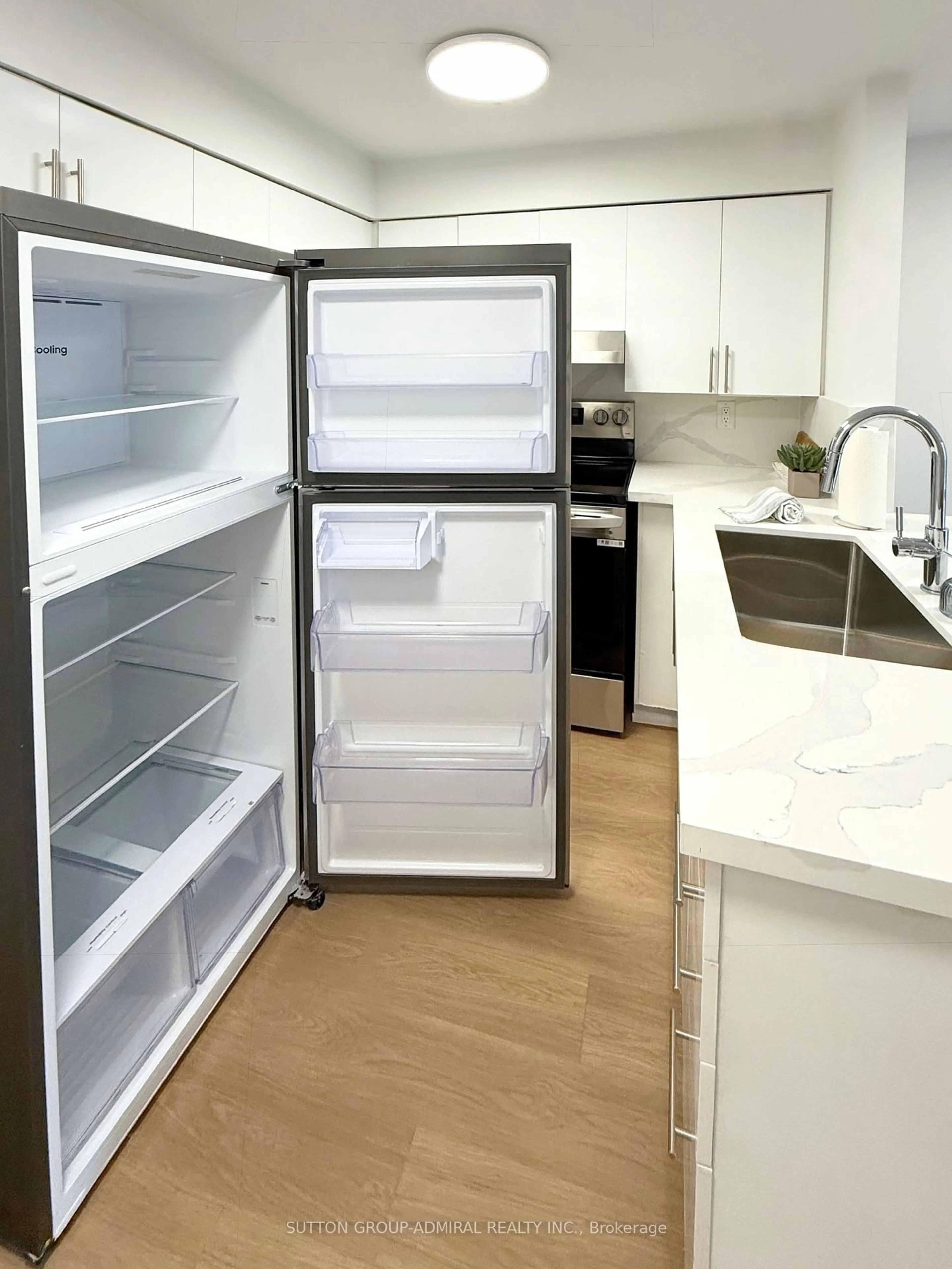 Standard kitchen, unknown for 41 Valleyview Rd #30, Kitchener Ontario N2E 3H9