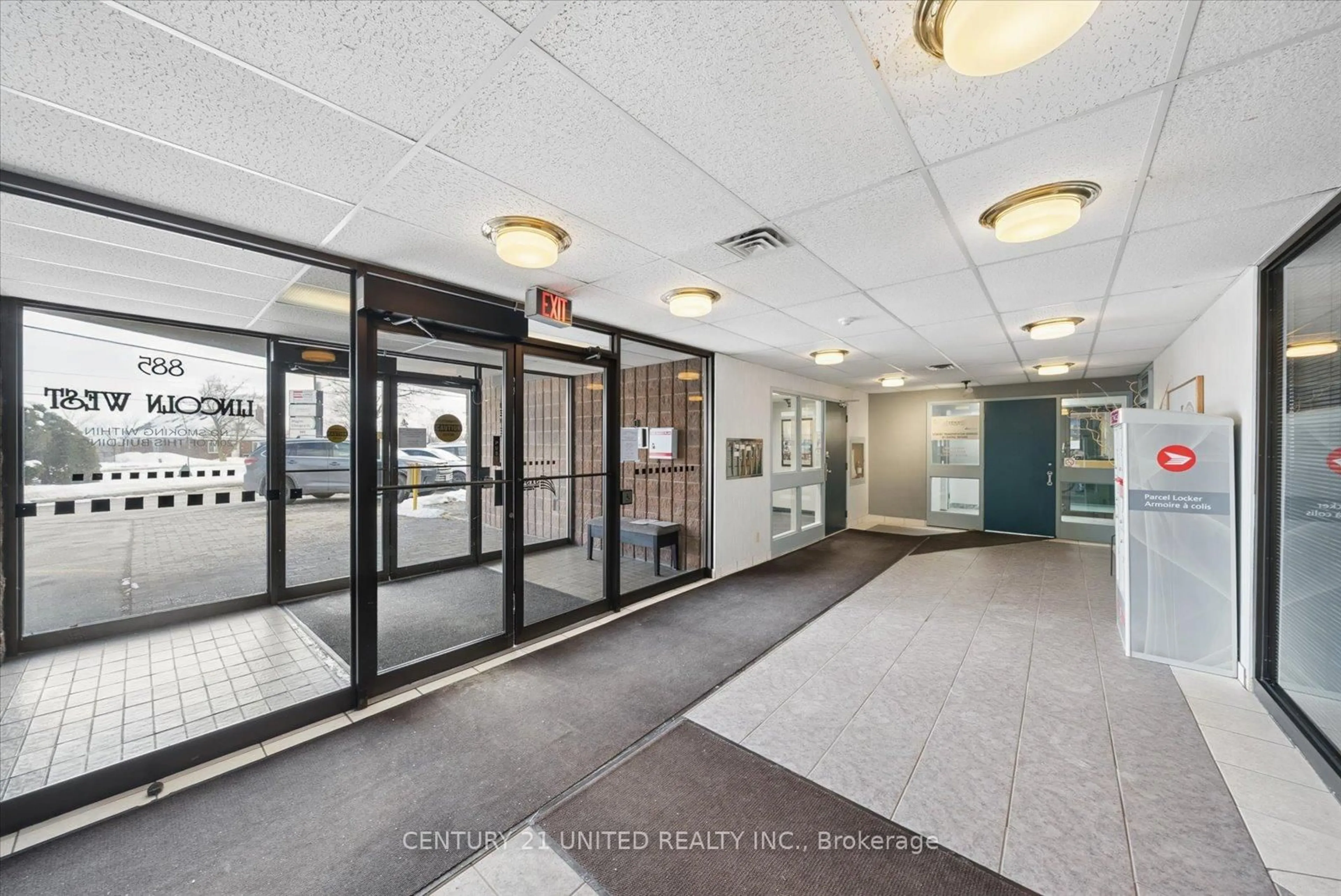 Indoor foyer for 885 Clonsilla Ave #504, Peterborough Ontario K9J 5Y2