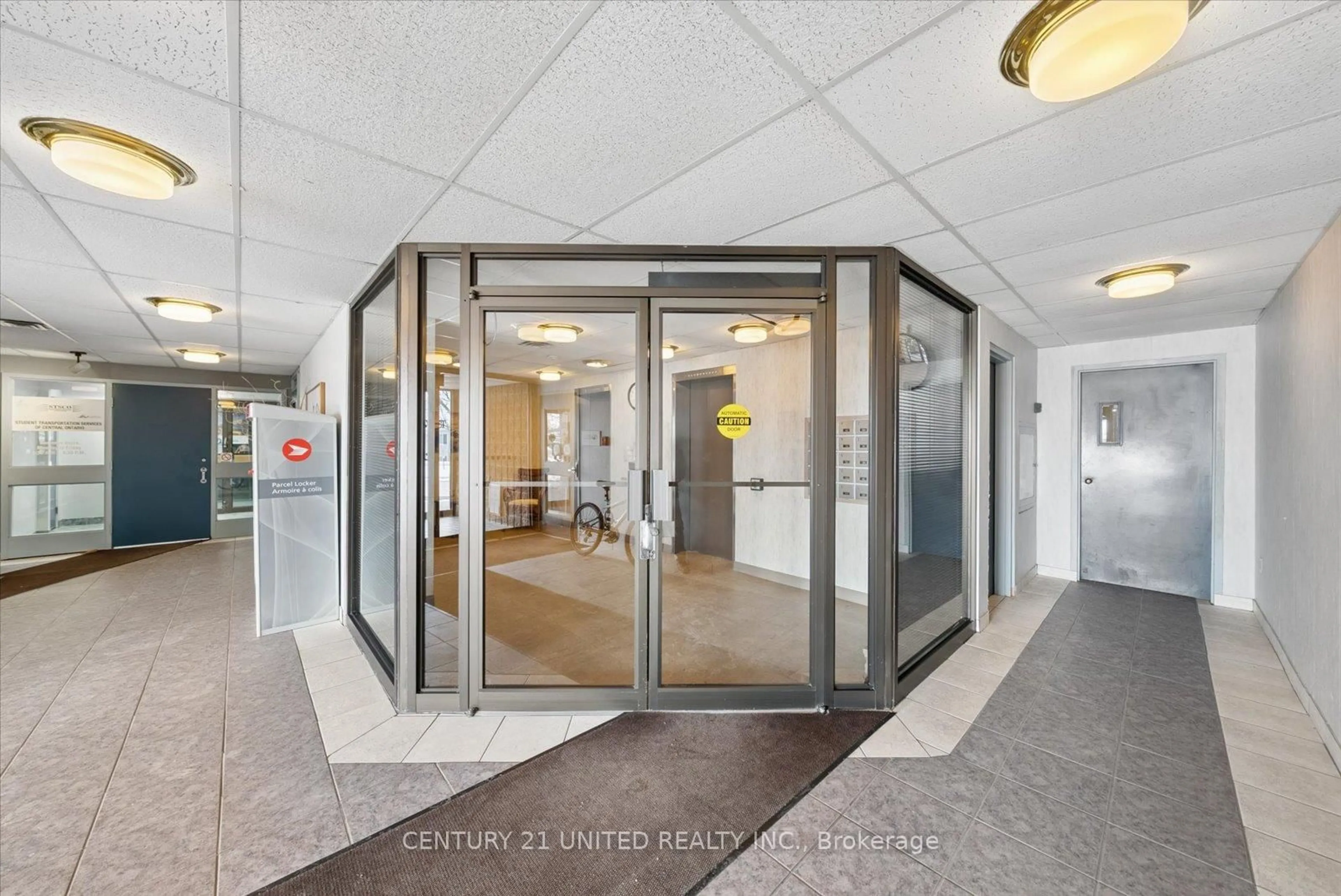 Indoor foyer for 885 Clonsilla Ave #504, Peterborough Ontario K9J 5Y2