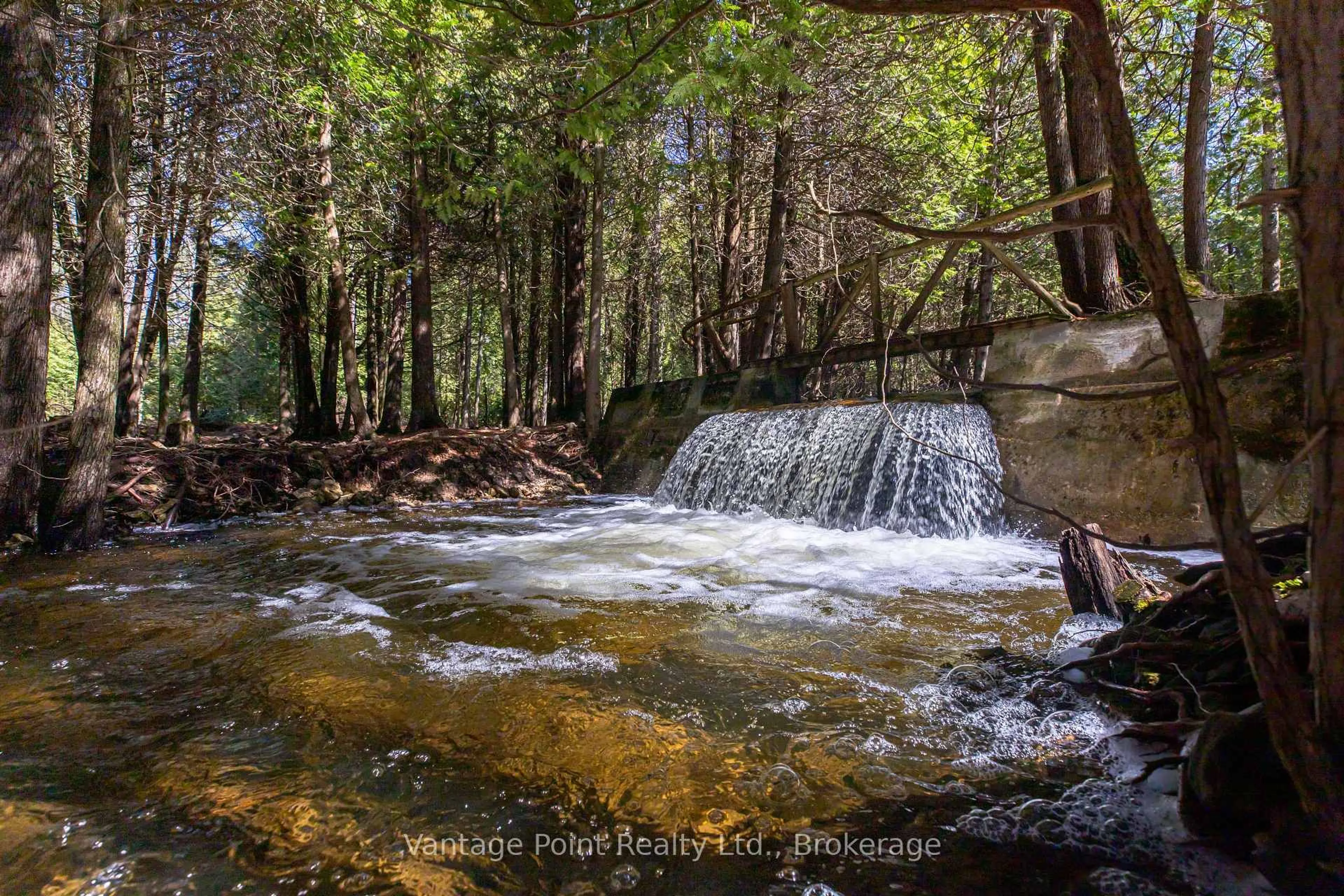 Blurry image for 716612 West Back Line, Chatsworth Ontario N0H 1R0