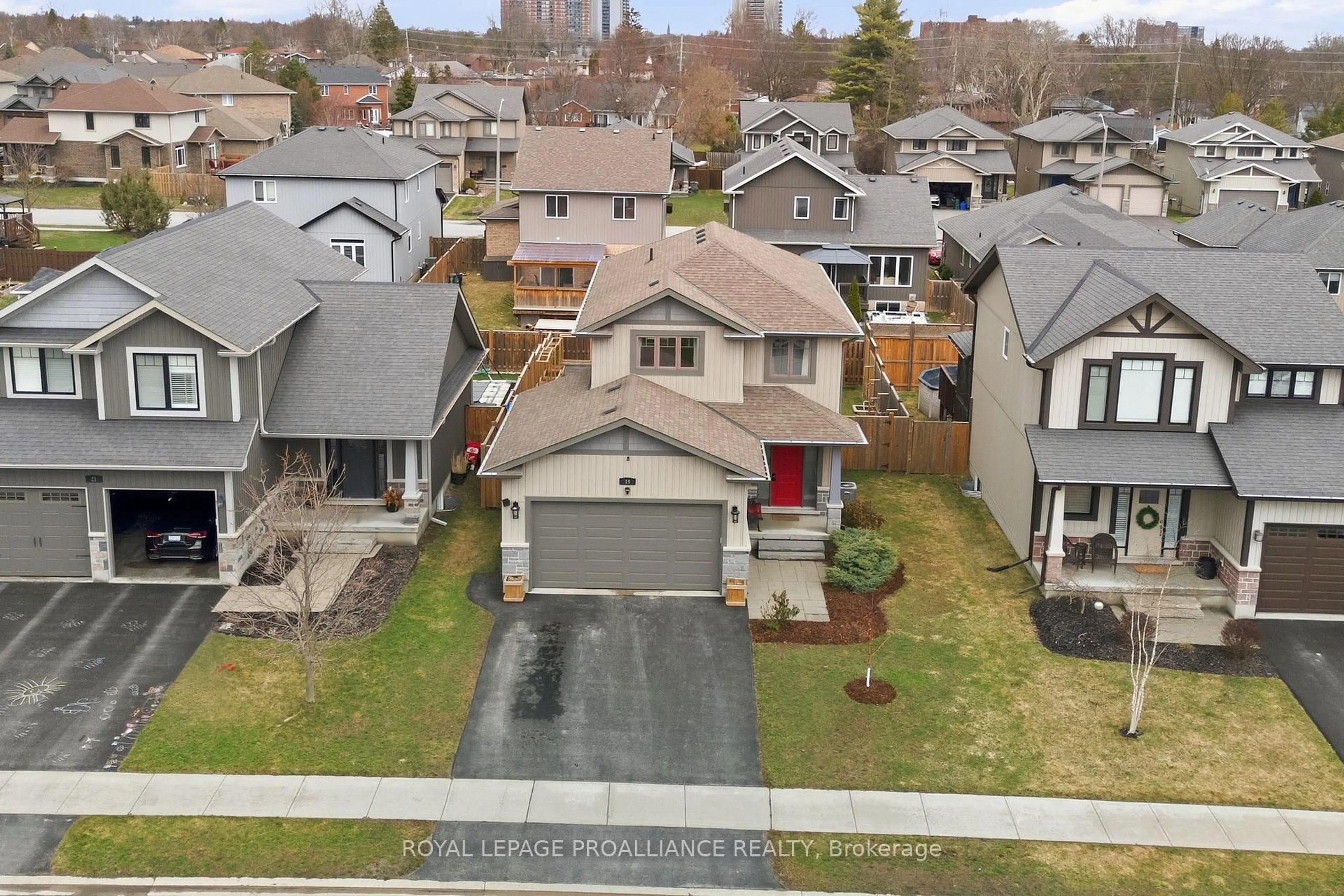 A pic from outside/outdoor area/front of a property/back of a property/a pic from drone, street for 19 GRANITE Dr, Belleville Ontario K8P 0C6