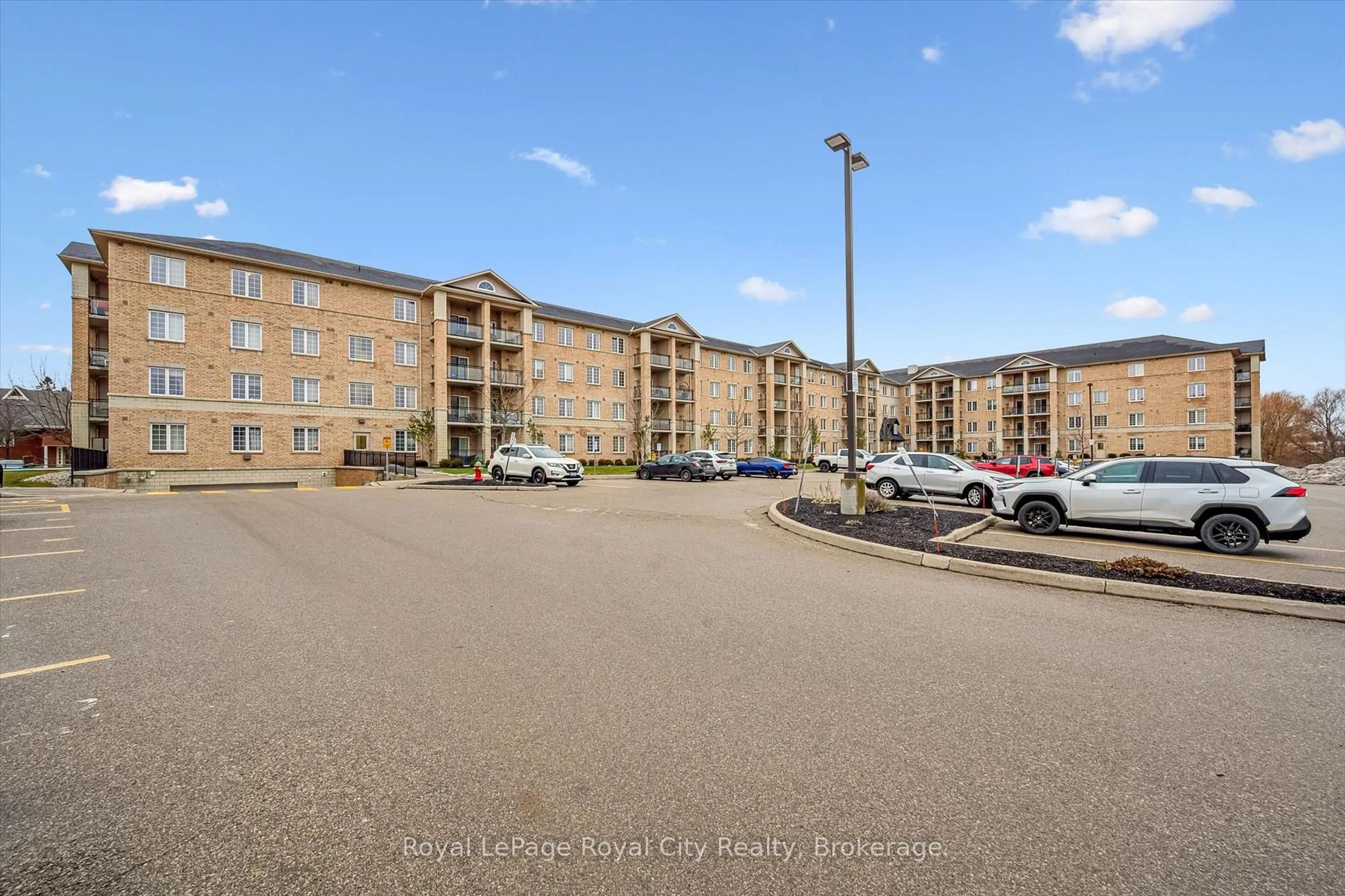 A pic from outside/outdoor area/front of a property/back of a property/a pic from drone, building for 1077 Gordon St #429, Guelph Ontario N1L 1H2