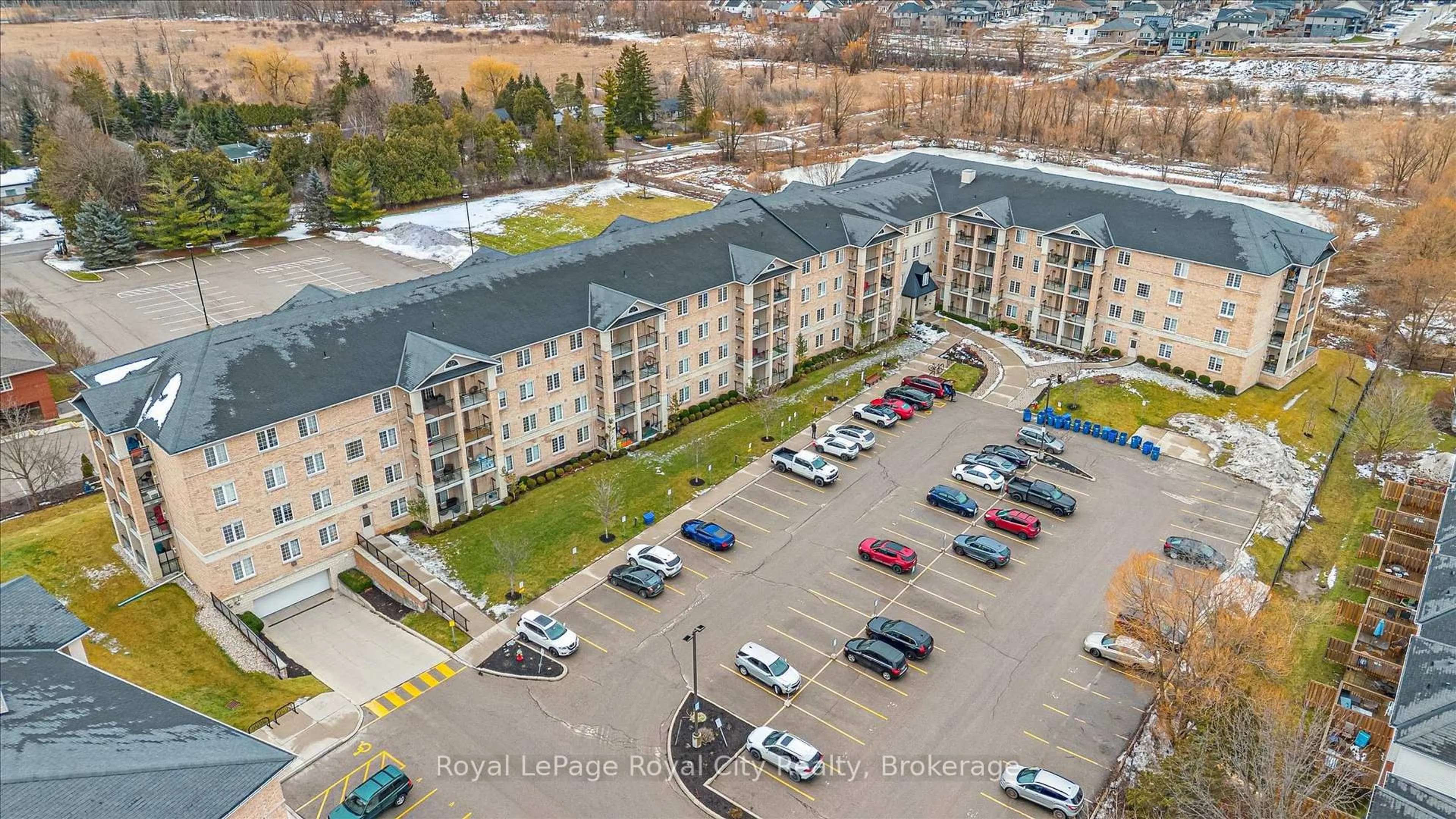 A pic from outside/outdoor area/front of a property/back of a property/a pic from drone, building for 1077 Gordon St #429, Guelph Ontario N1L 1H2