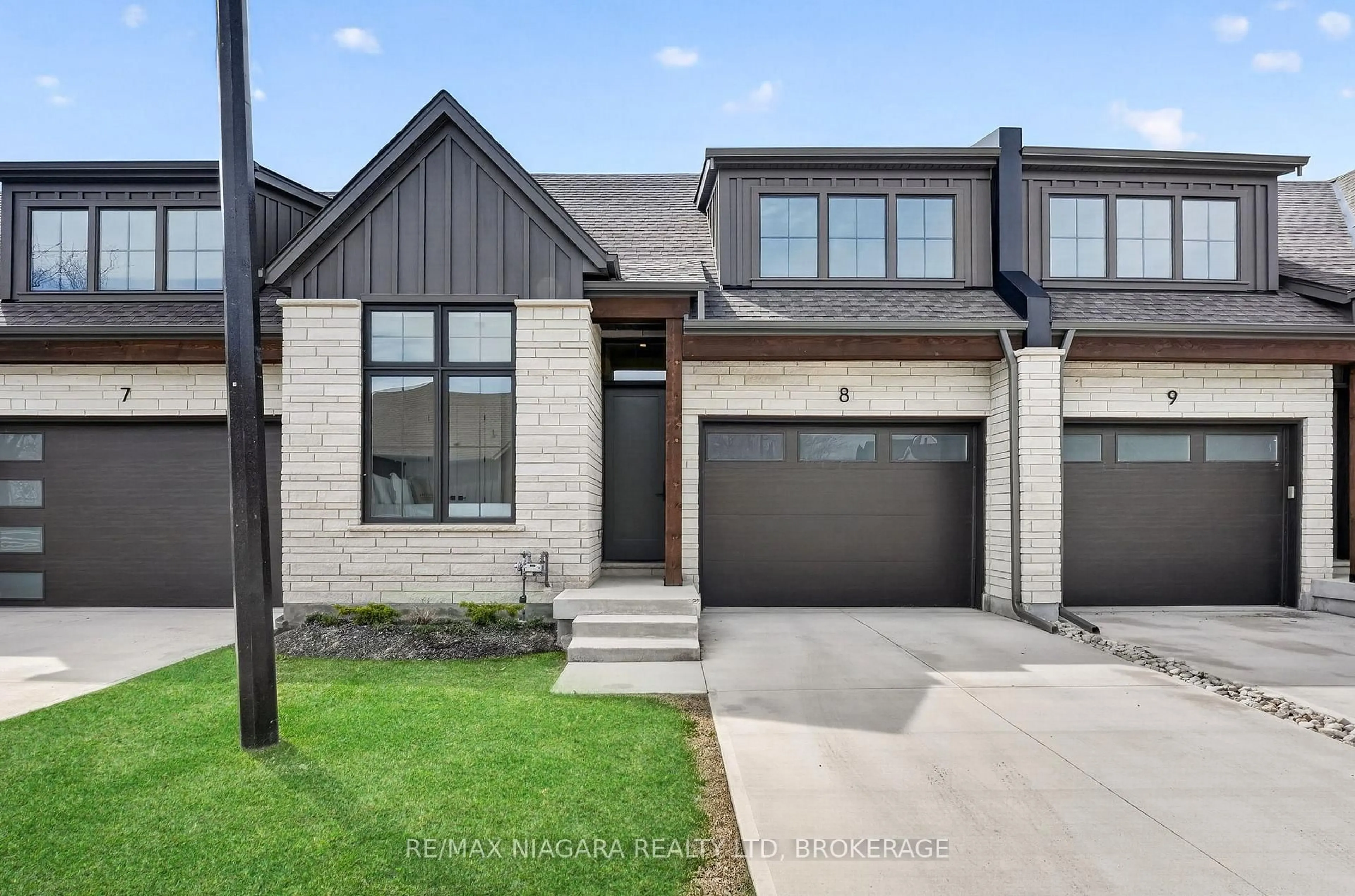 Home with brick exterior material, street for 41 Ivy Cres #8, Thorold Ontario L2V 0J9