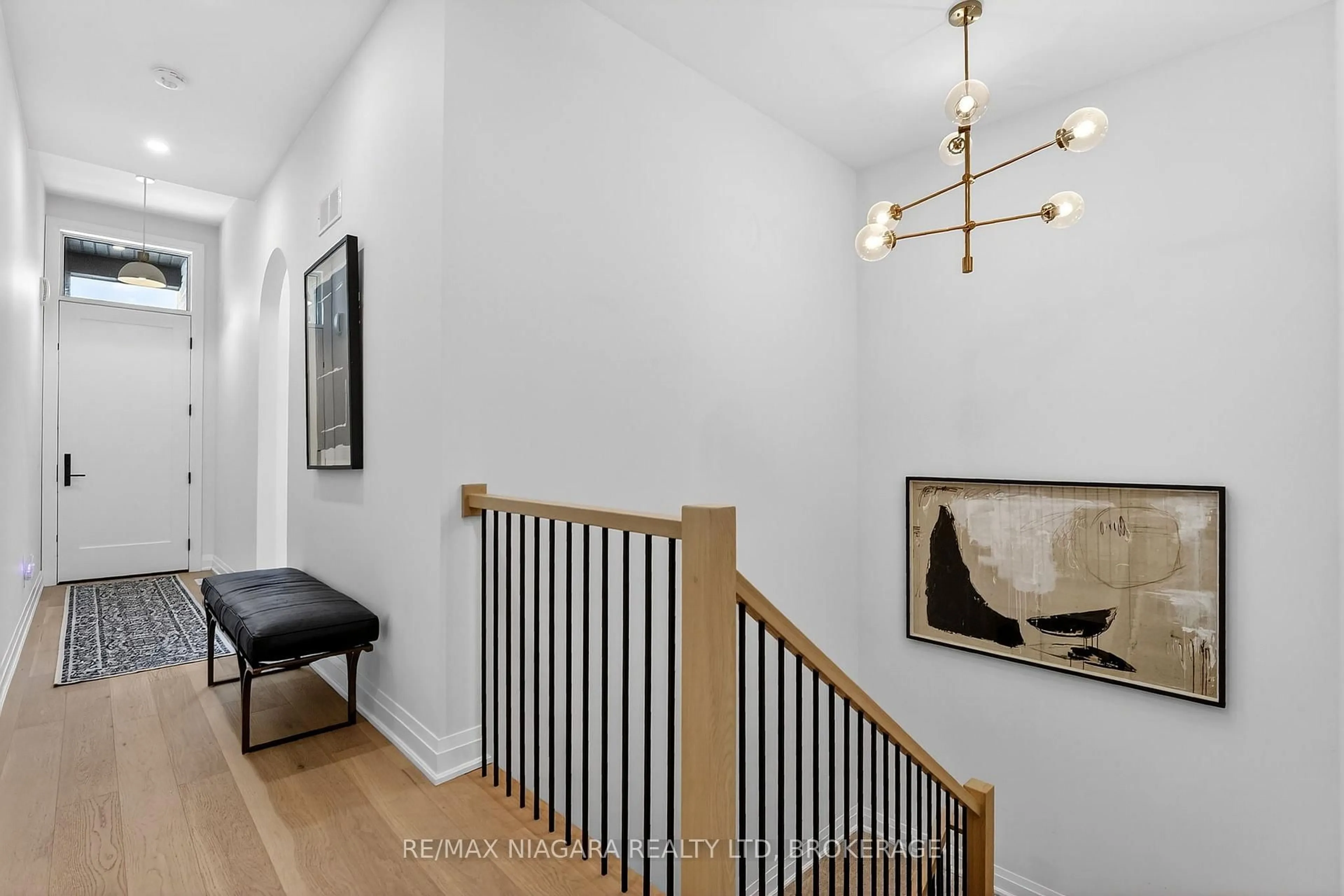 Indoor entryway for 41 Ivy Cres #8, Thorold Ontario L2V 0J9