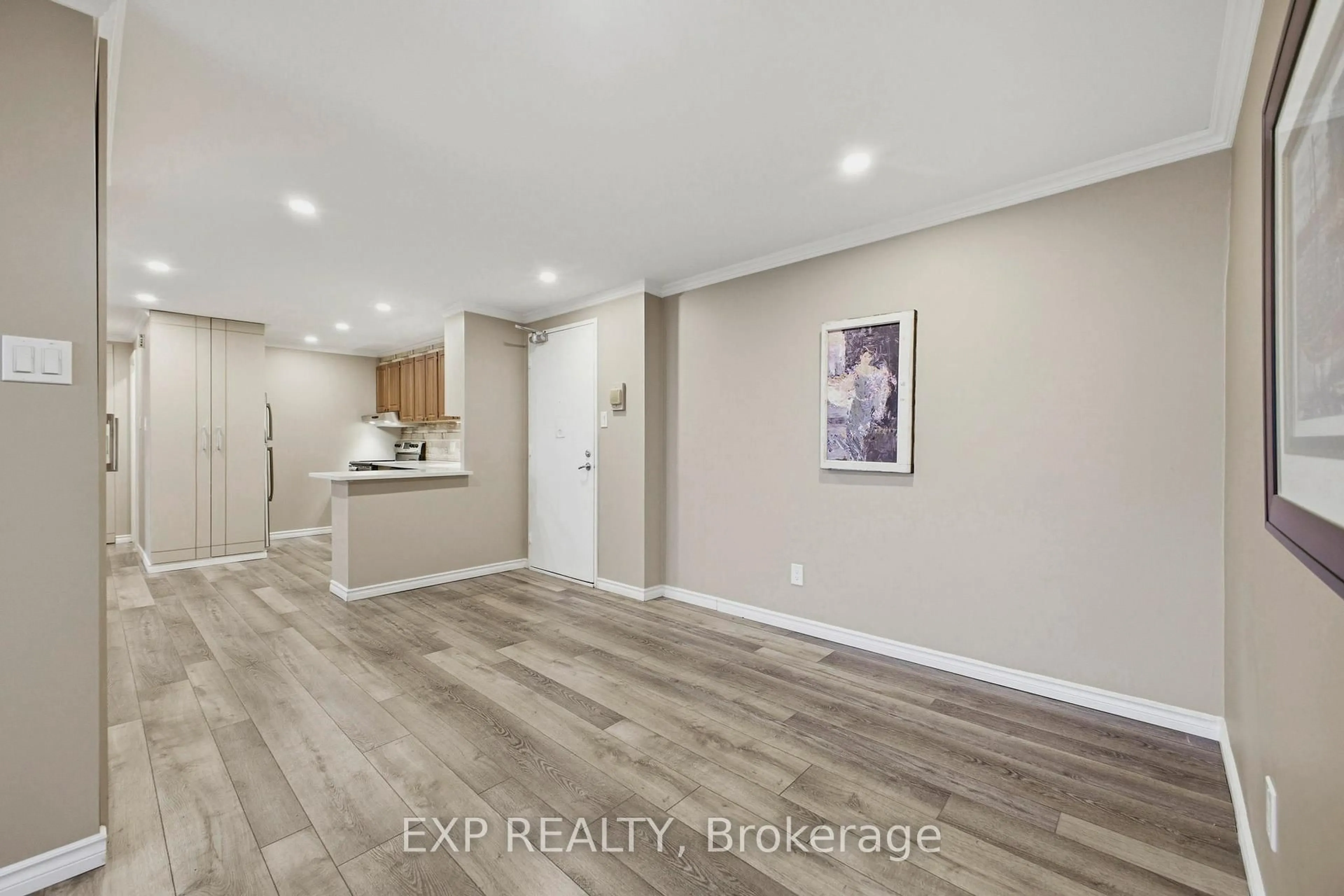 A pic of a room for 415 Greenview Ave #2102, Ottawa Ontario K2B 8G5
