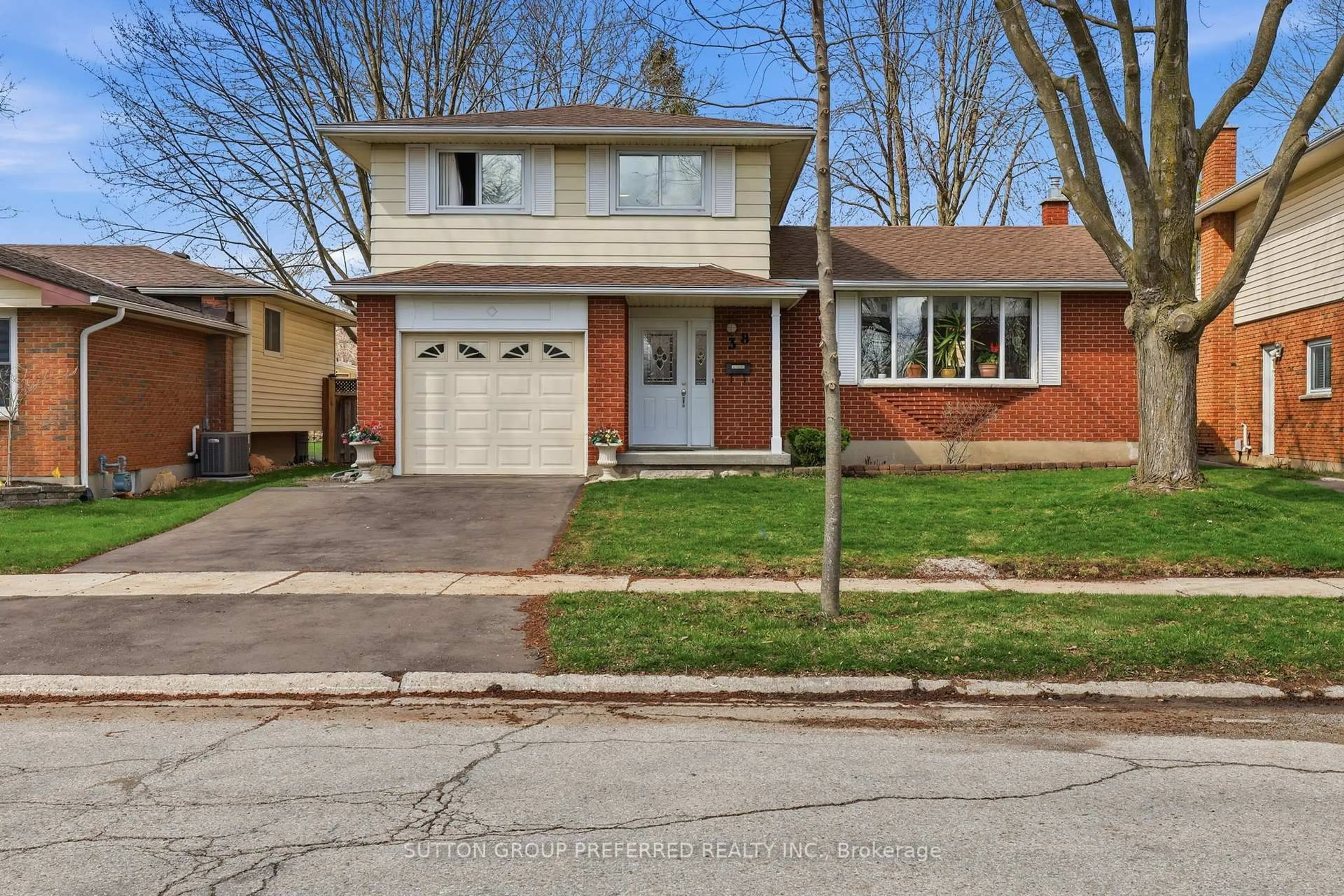 Home with brick exterior material, street for 38 Alayne Cres, London South Ontario N6E 2A3