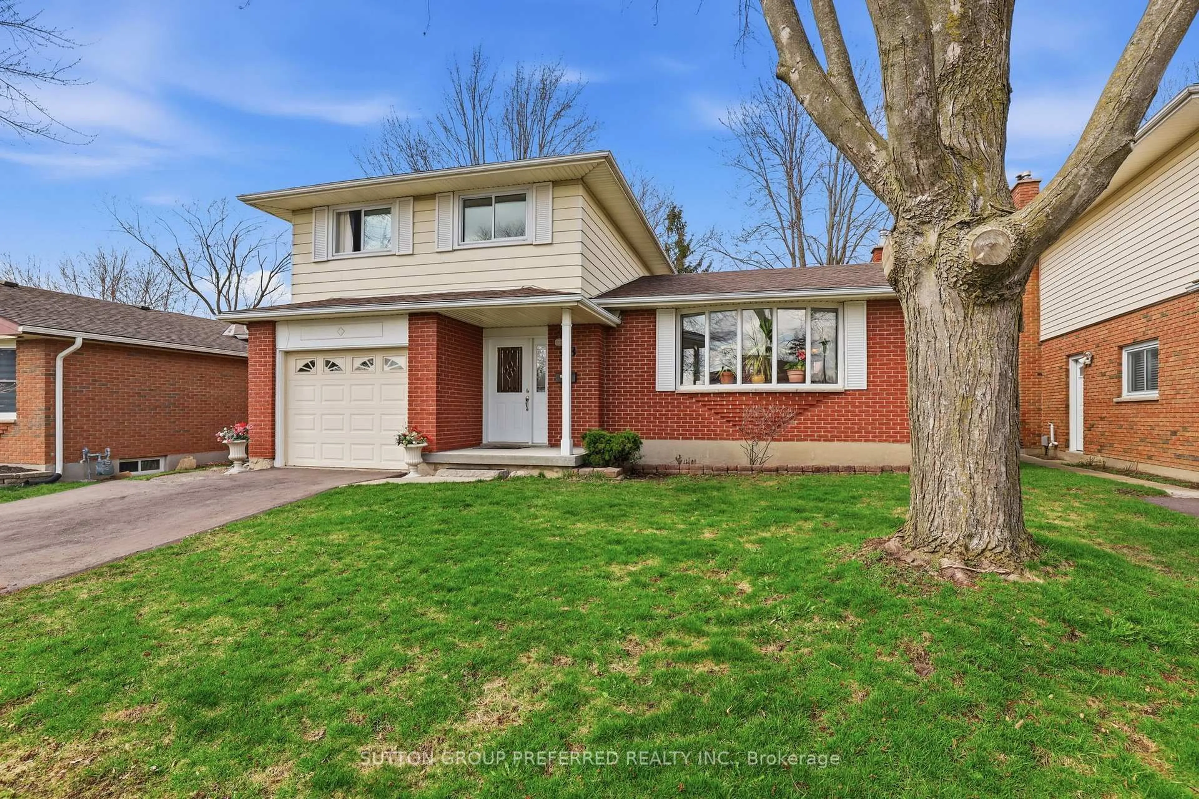Home with brick exterior material, street for 38 Alayne Cres, London South Ontario N6E 2A3