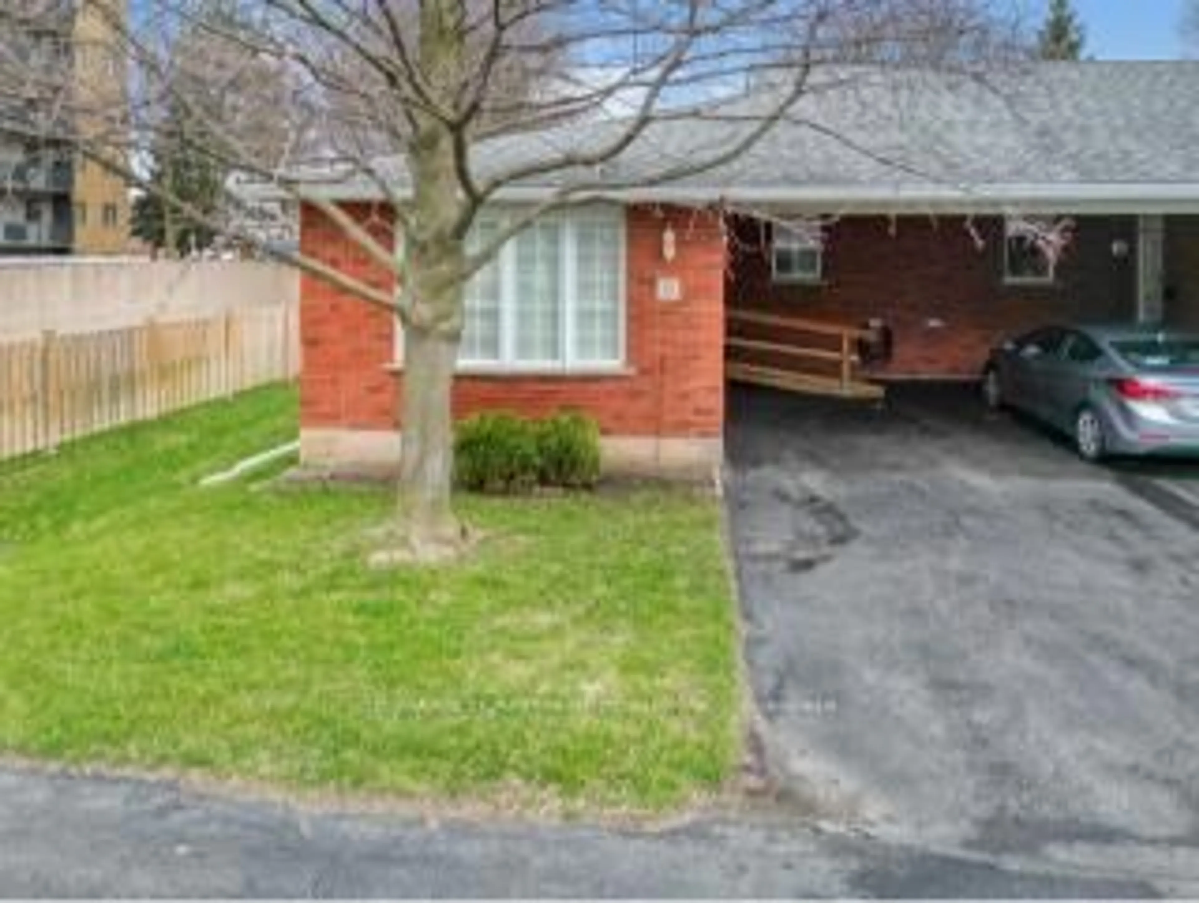 Home with brick exterior material, street for 229 Lynden Rd #19, Brantford Ontario N3R 8A7