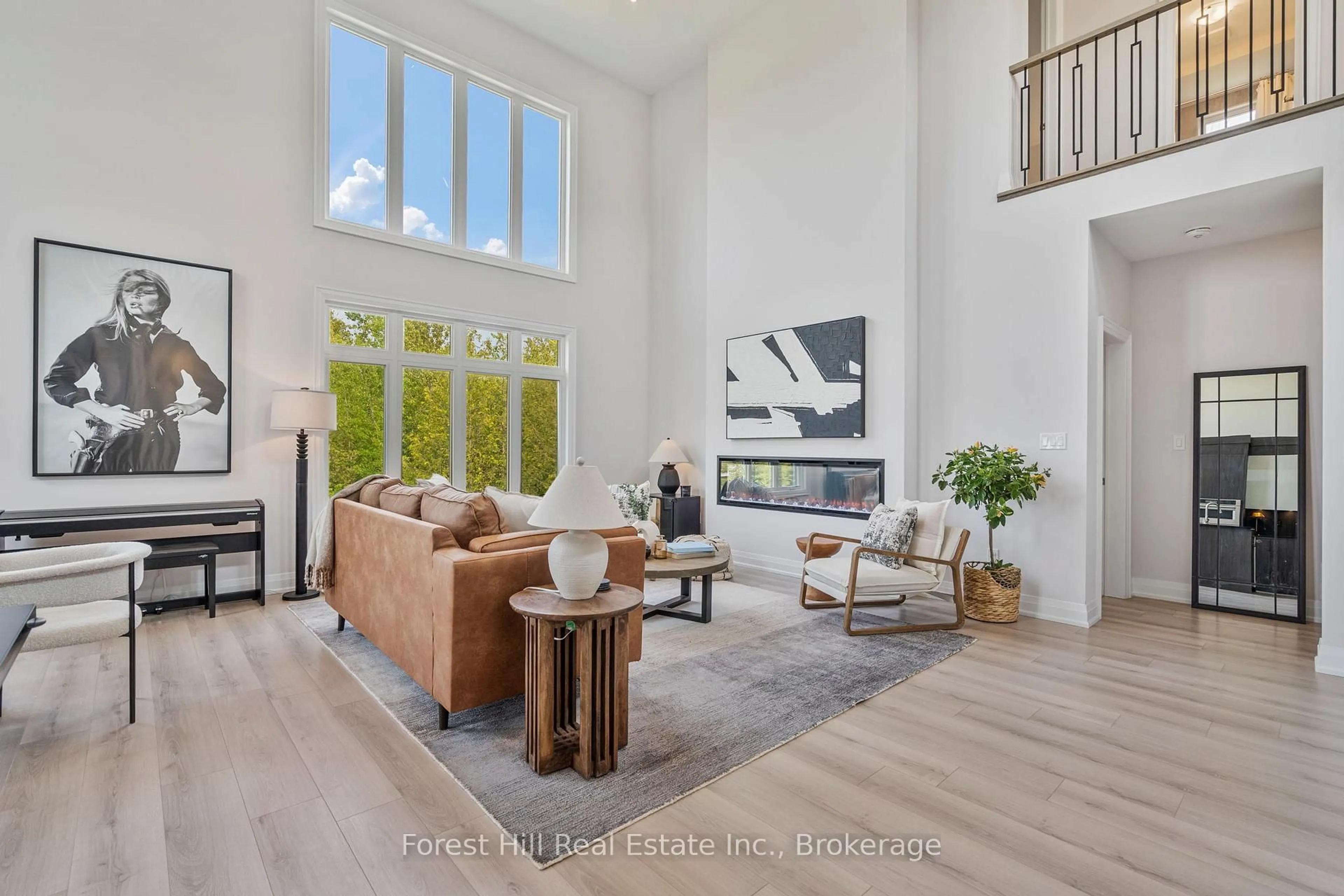 Living room with furniture, unknown for 87 Goldie Crt, Blue Mountains Ontario N0H 1J0
