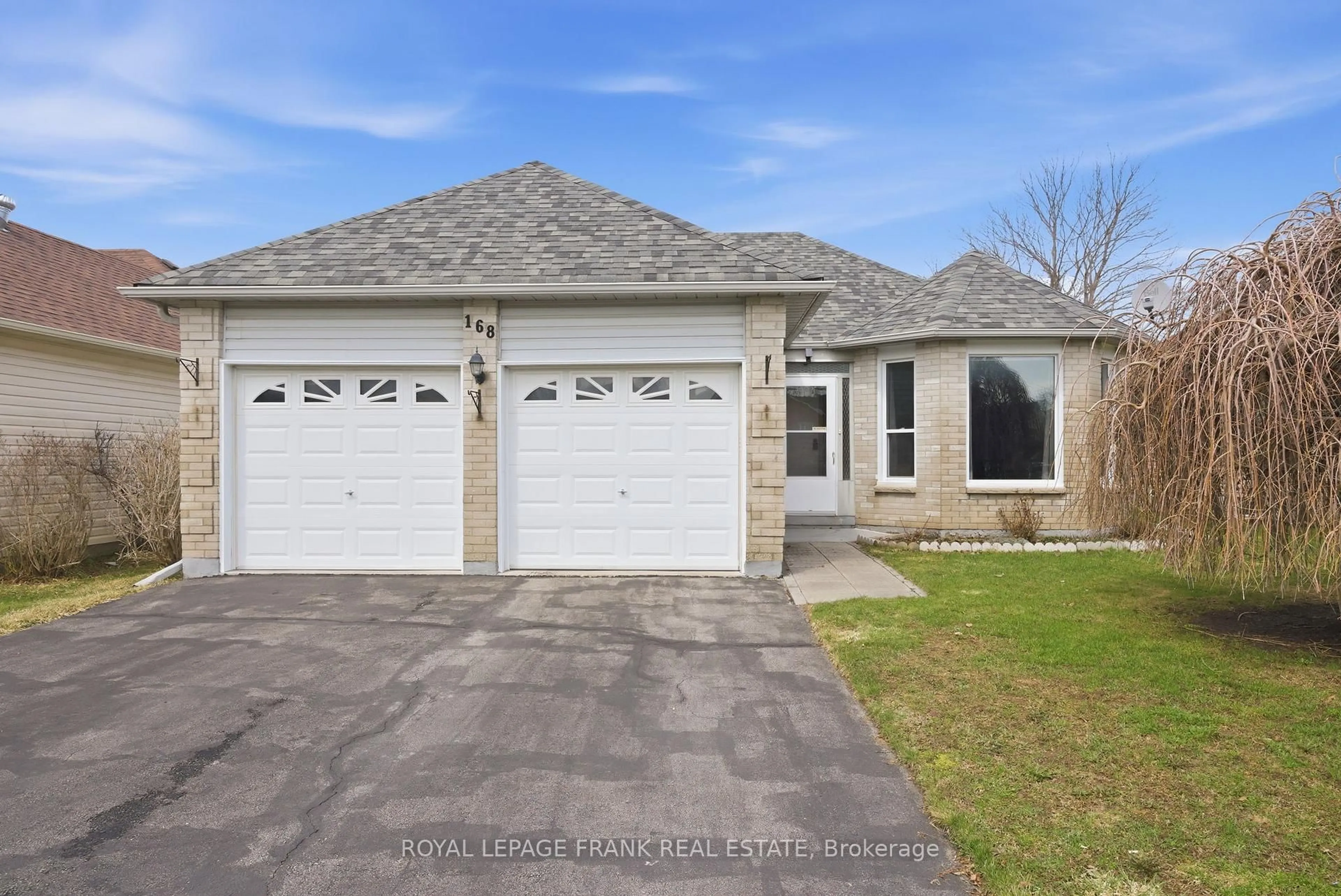 Home with vinyl exterior material, street for 168 Elgin St, Kawartha Lakes Ontario K9V 6B3