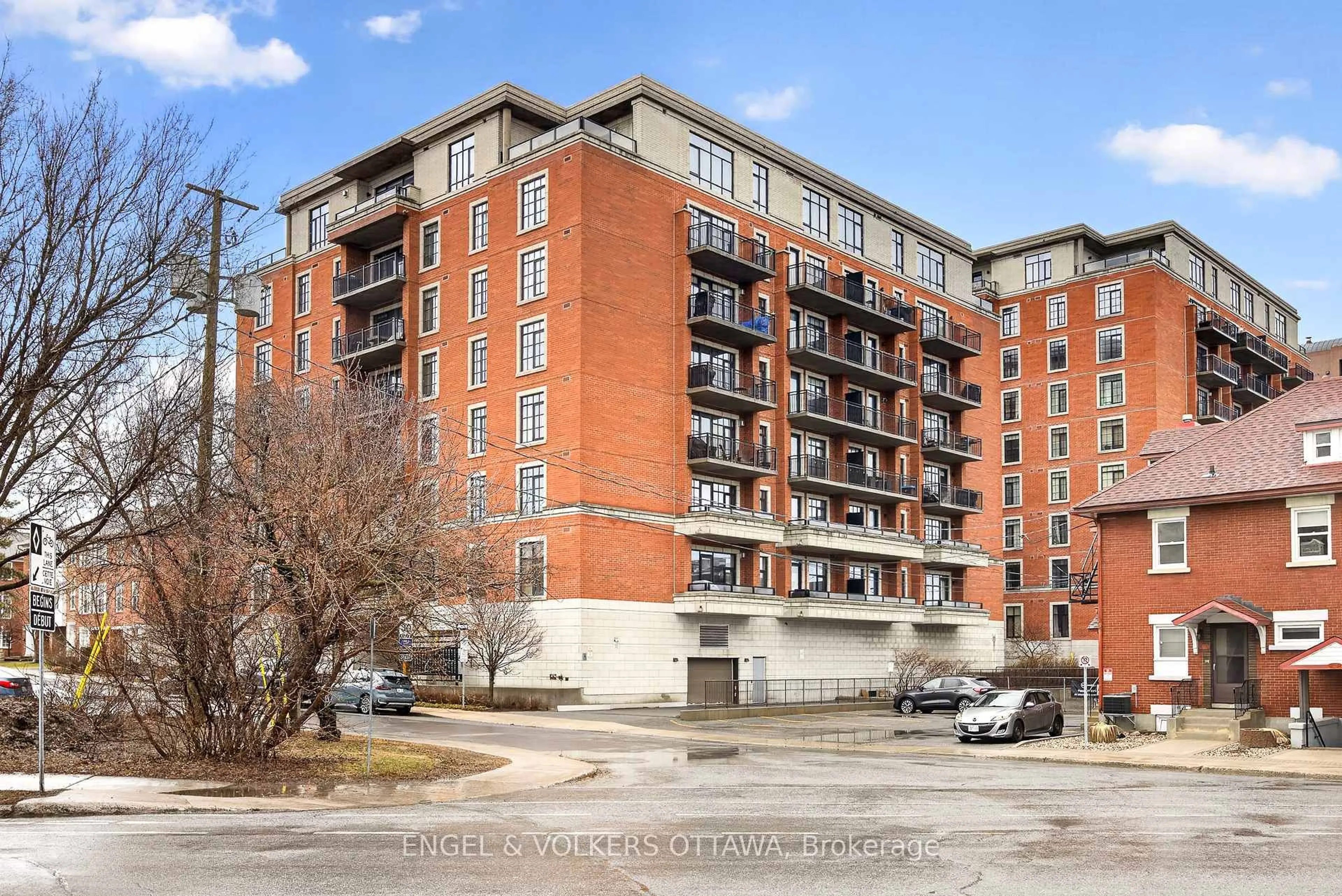 Unknown for 327 Breezehill Ave #410, Ottawa Ontario K1Y 1R6