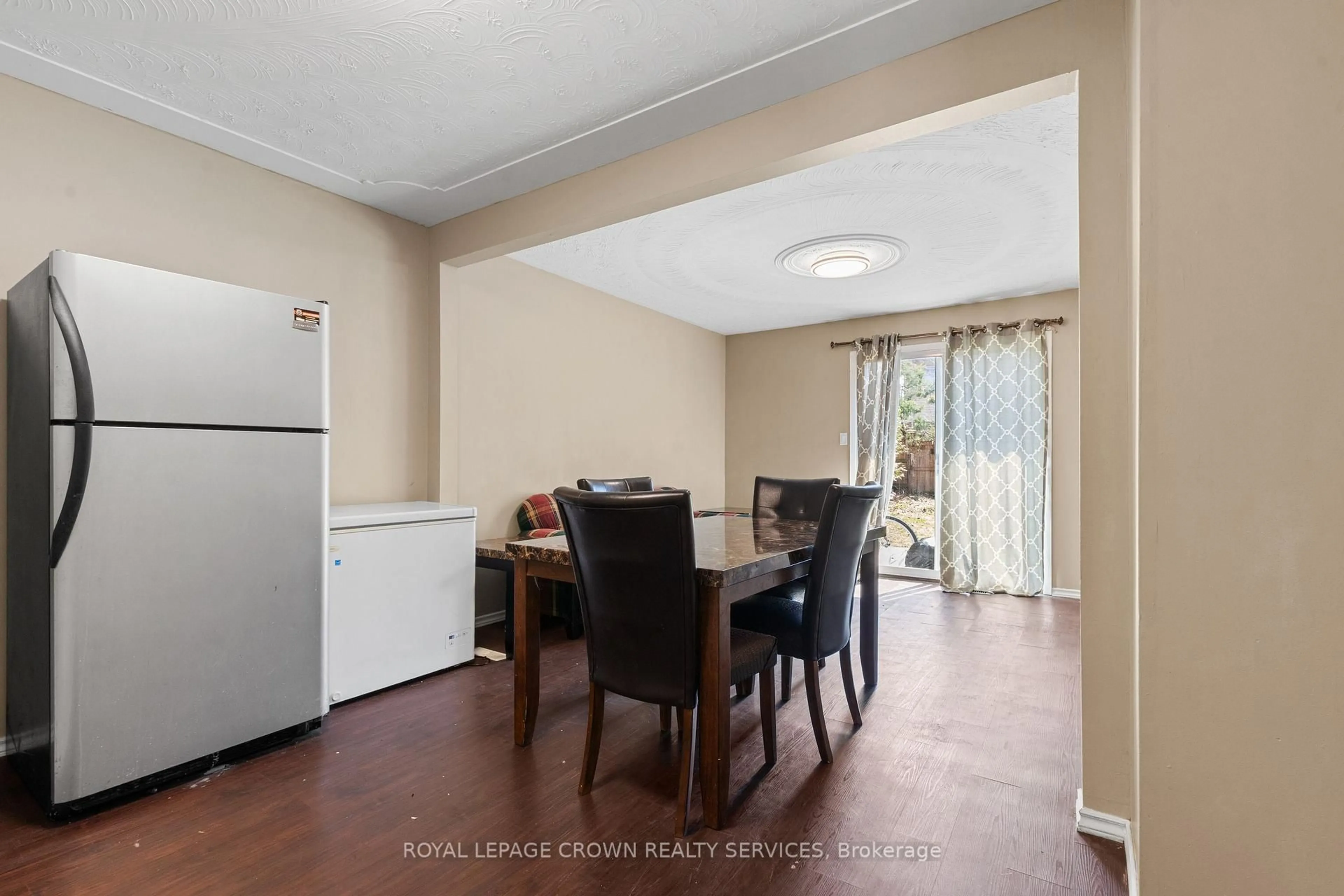 Dining room, unknown for 23 Amherst Dr, Kitchener Ontario N2P 1E1