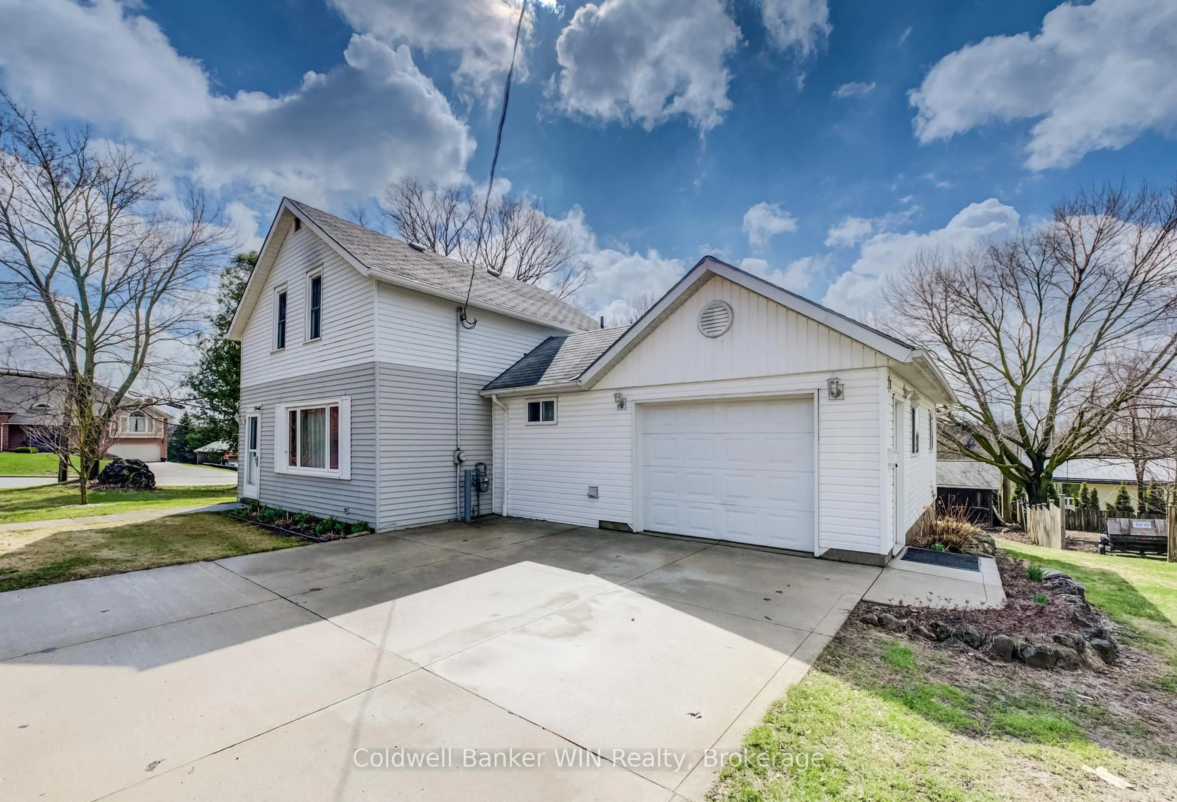 Unknown for 110 Miller St, Wellington North Ontario N0G 2L3