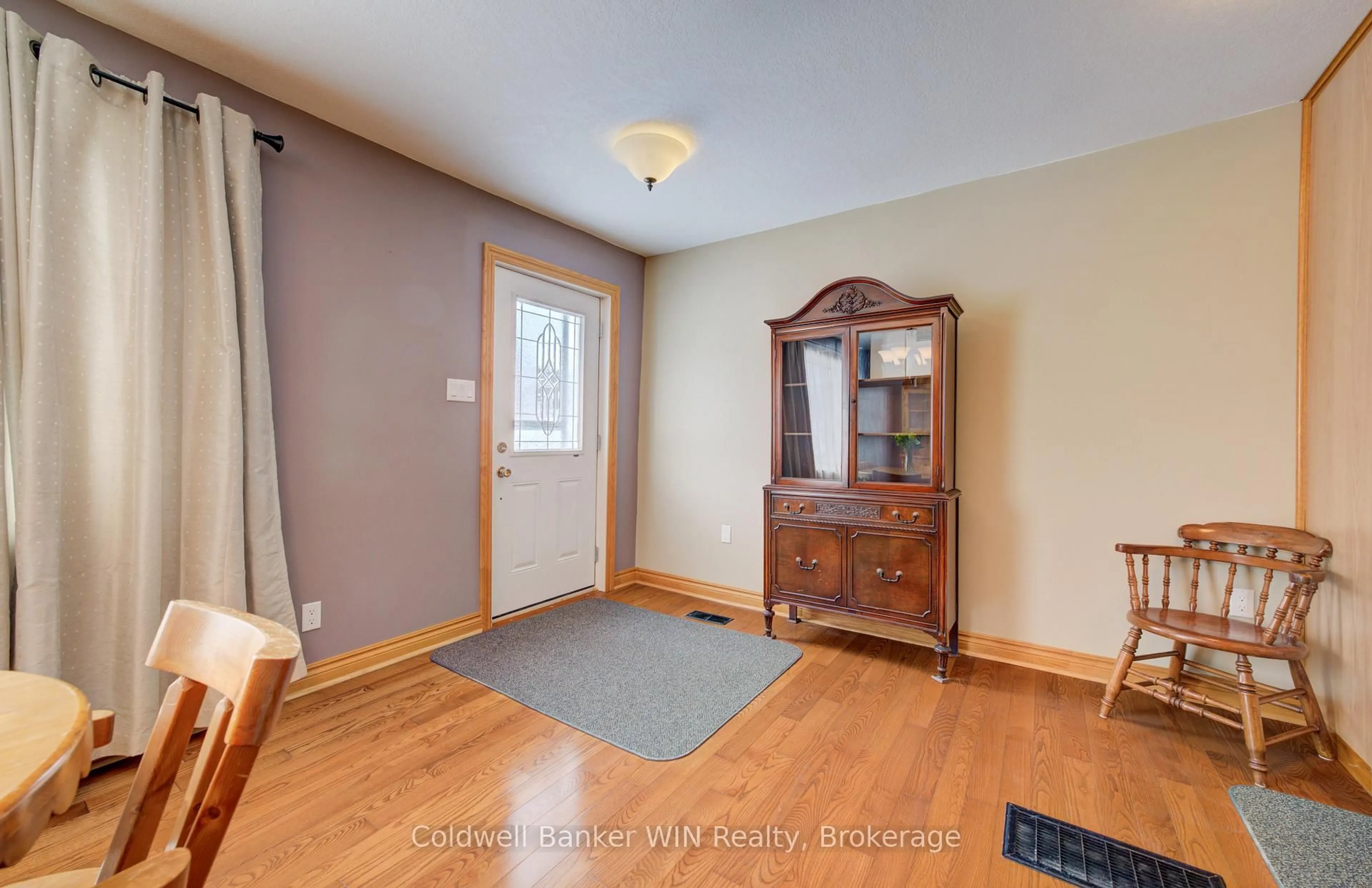 Indoor entryway for 110 Miller St, Wellington North Ontario N0G 2L3