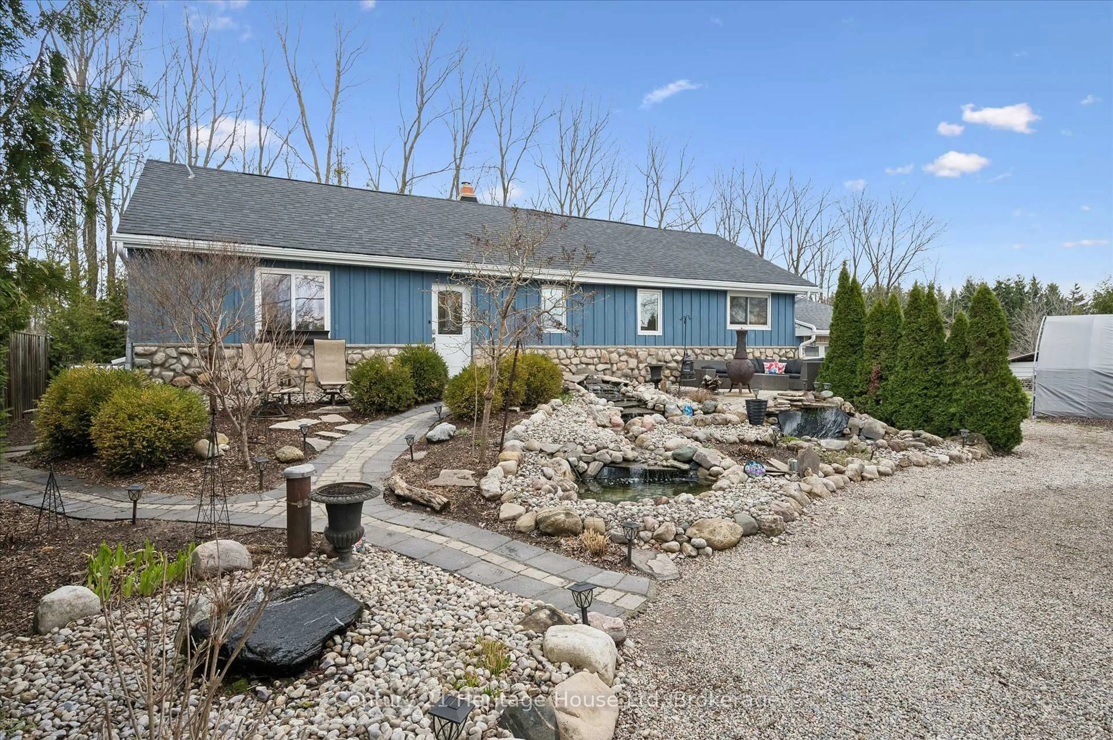 Patio, water/lake/river/ocean view for 5765 Fourth Line, Guelph/Eramosa Ontario N0B 2K0