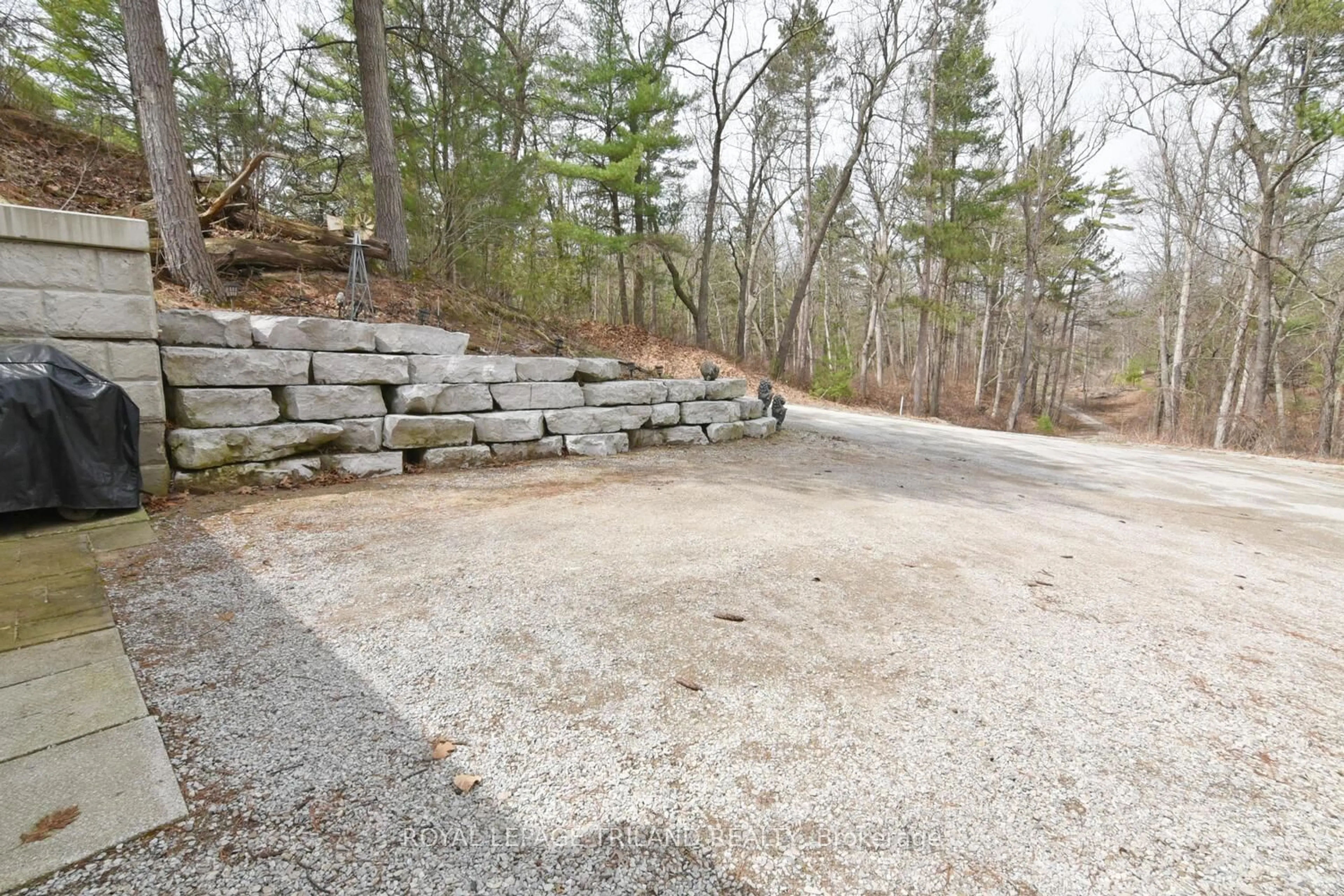 Patio, unknown for 9826 Northville Cres #18, Lambton Shores Ontario N0M 2N0