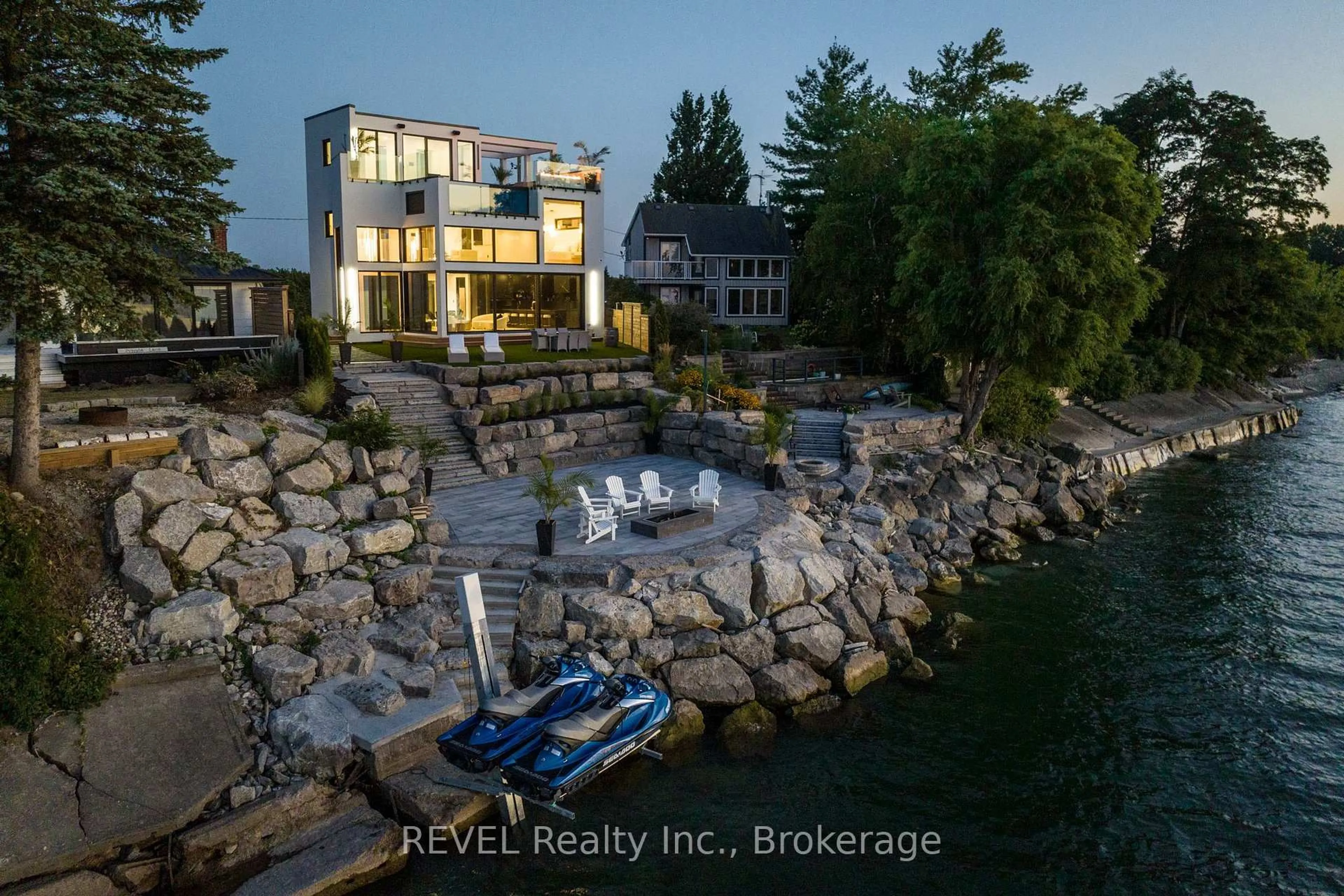 A pic from outside/outdoor area/front of a property/back of a property/a pic from drone, water/lake/river/ocean view for 6 Firelane 11a St, Niagara-on-the-Lake Ontario L0S 1J0