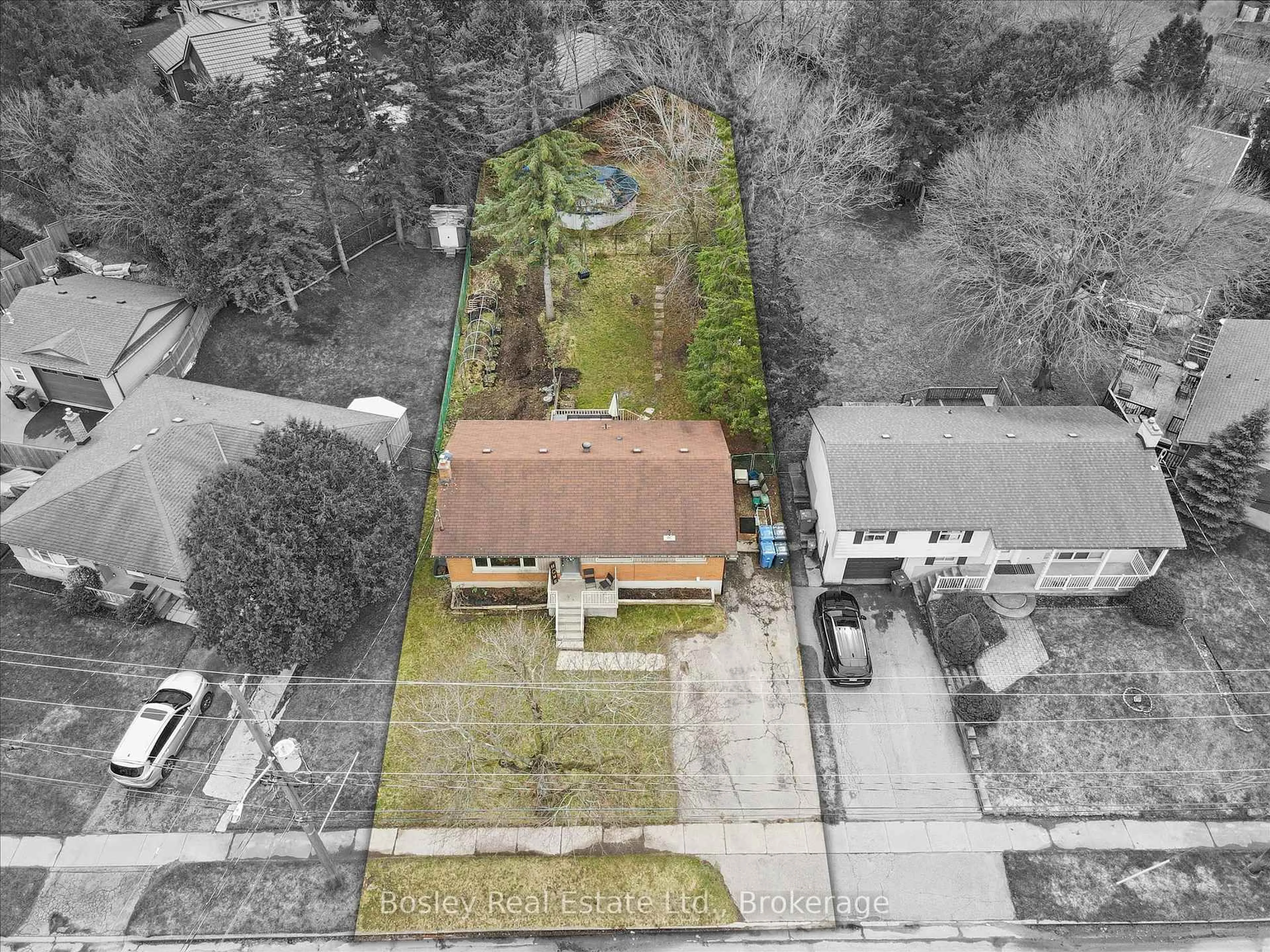 A pic from outside/outdoor area/front of a property/back of a property/a pic from drone, street for 22 Delaware Ave, Guelph Ontario N1E 3V4