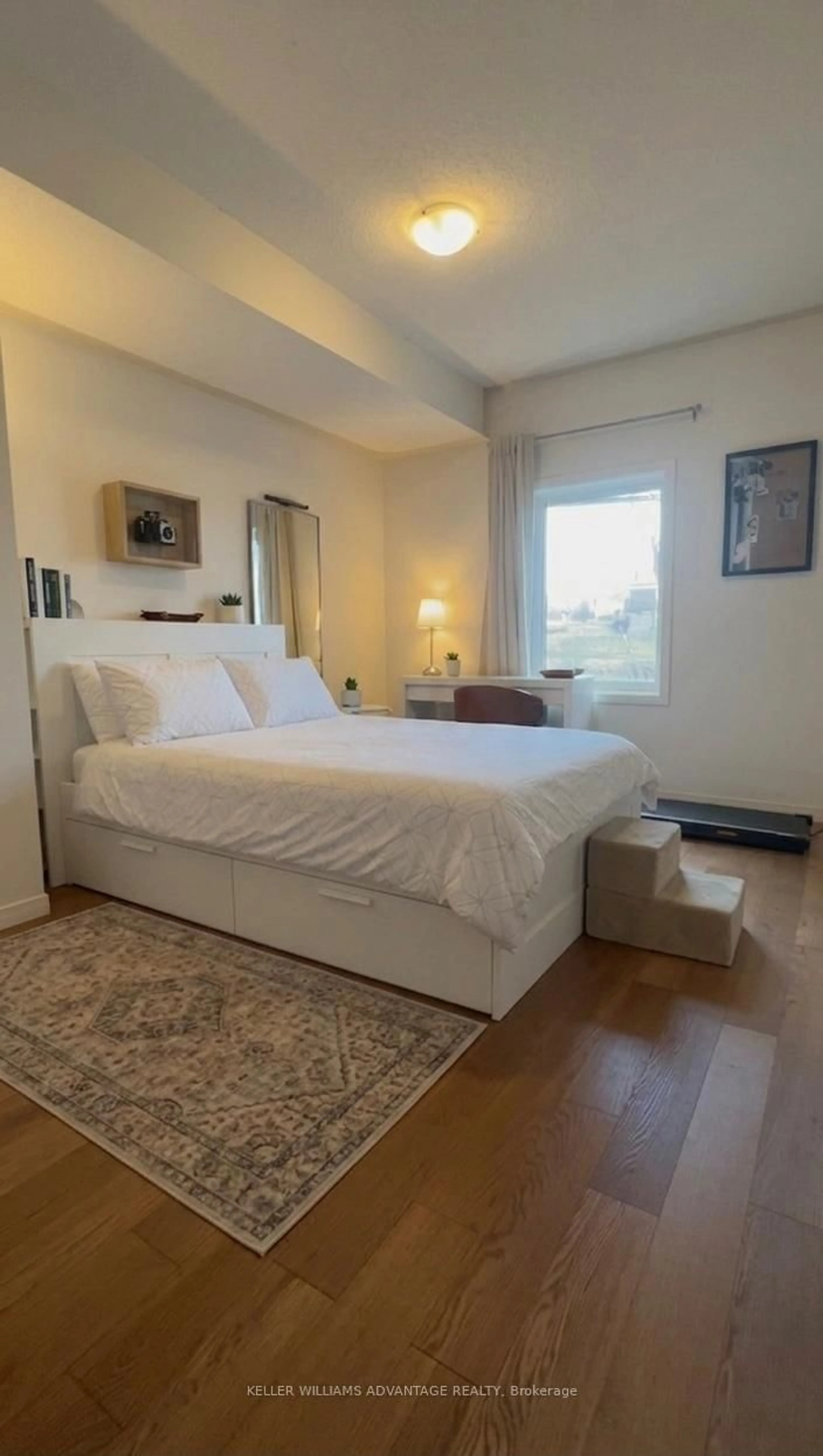 Bedroom with bed, unknown for 910 WENTWORTH St #206, Peterborough Ontario K9J 8R8