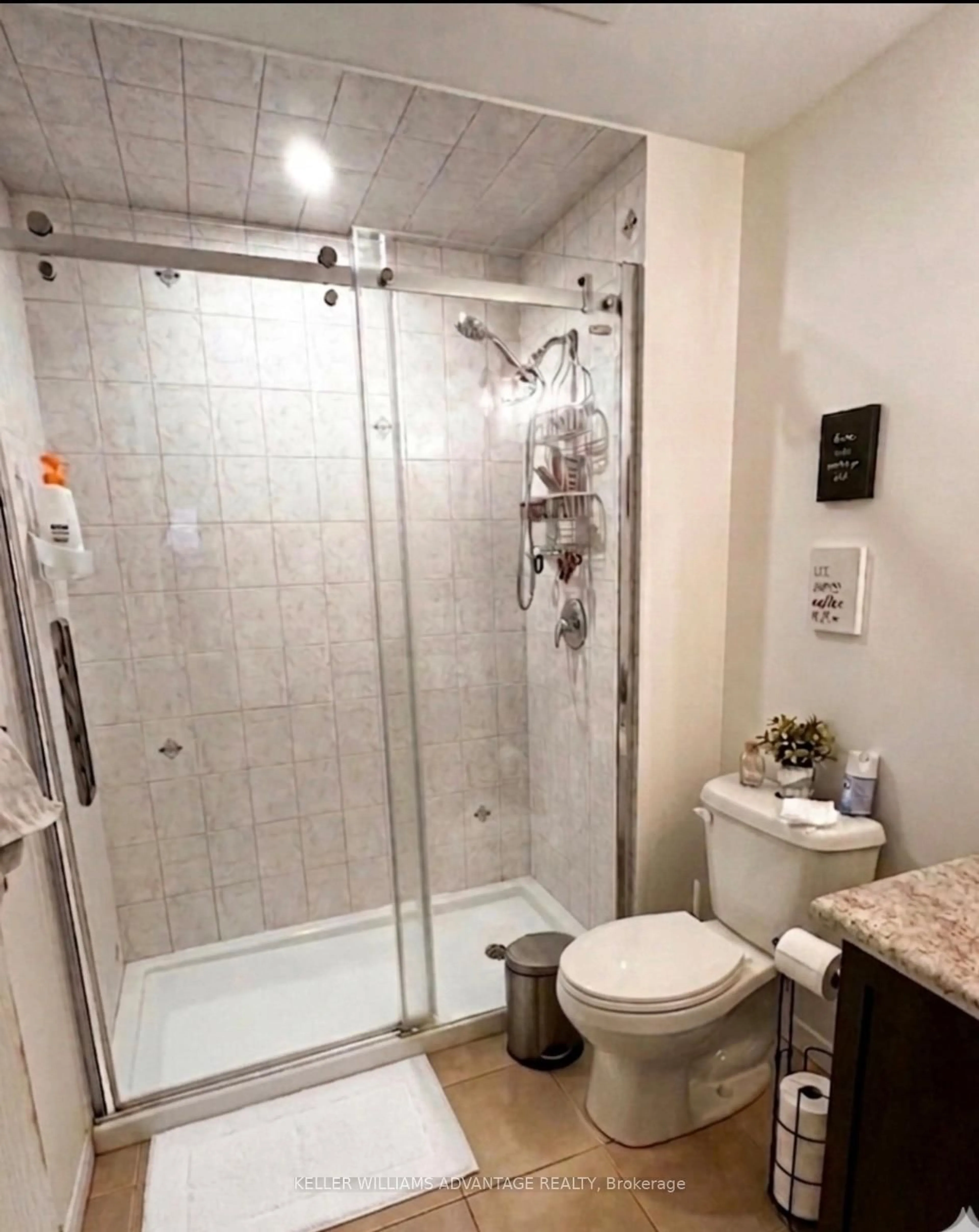 Standard bathroom, ceramic/tile floor for 910 WENTWORTH St #206, Peterborough Ontario K9J 8R8