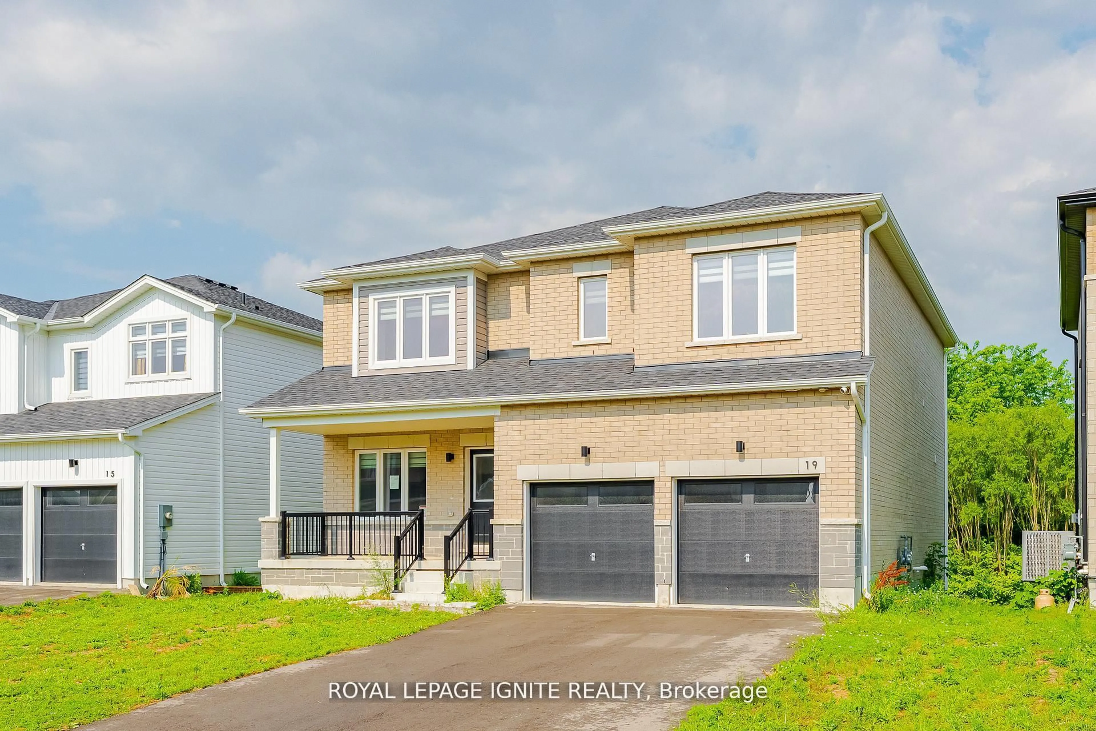 Home with vinyl exterior material, street for 19 Butternut Dr, Norfolk Ontario N3Y 0G8