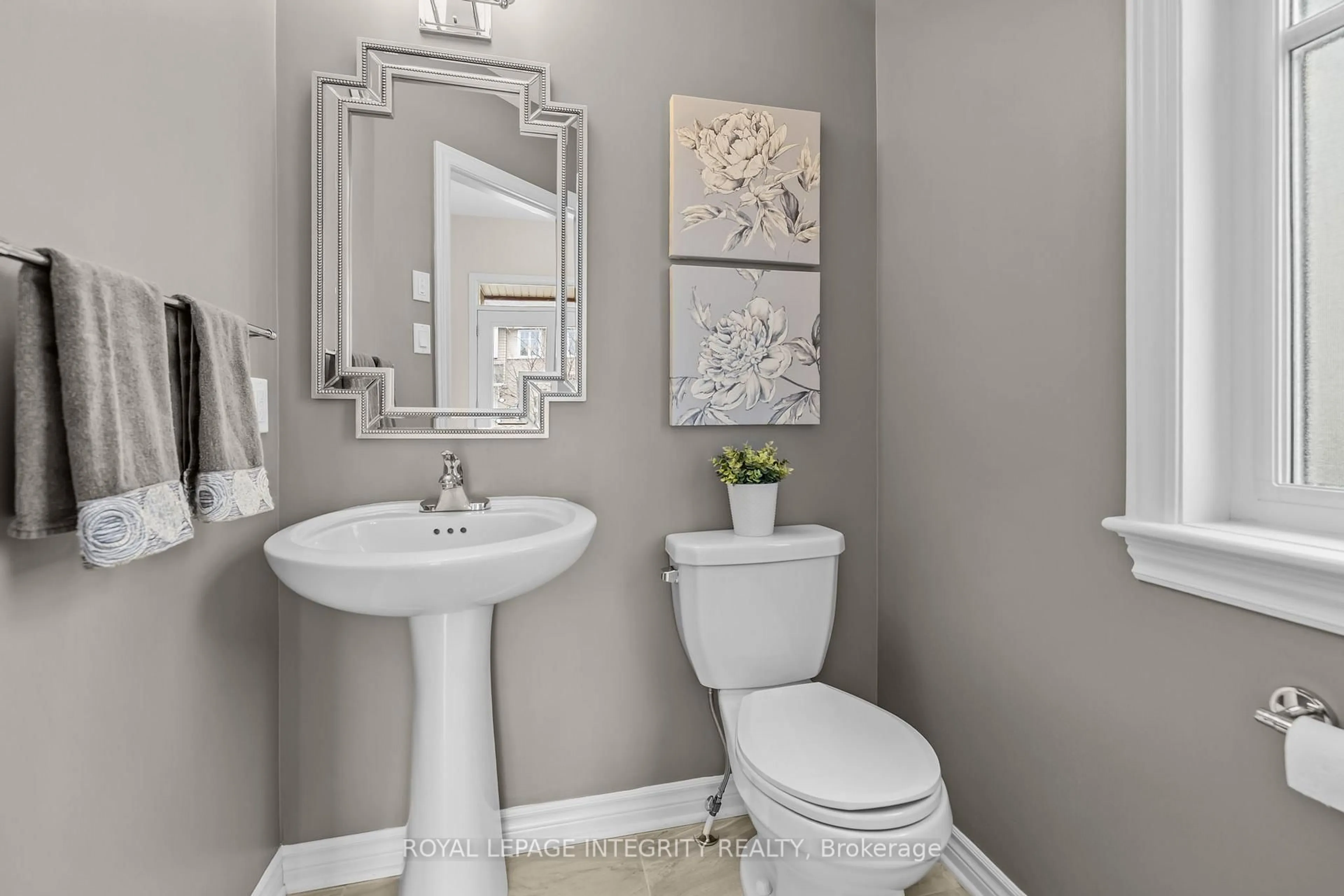 Contemporary bathroom, ceramic/tile floor for 362 Warmstone Dr, Ottawa Ontario K2S 0W3