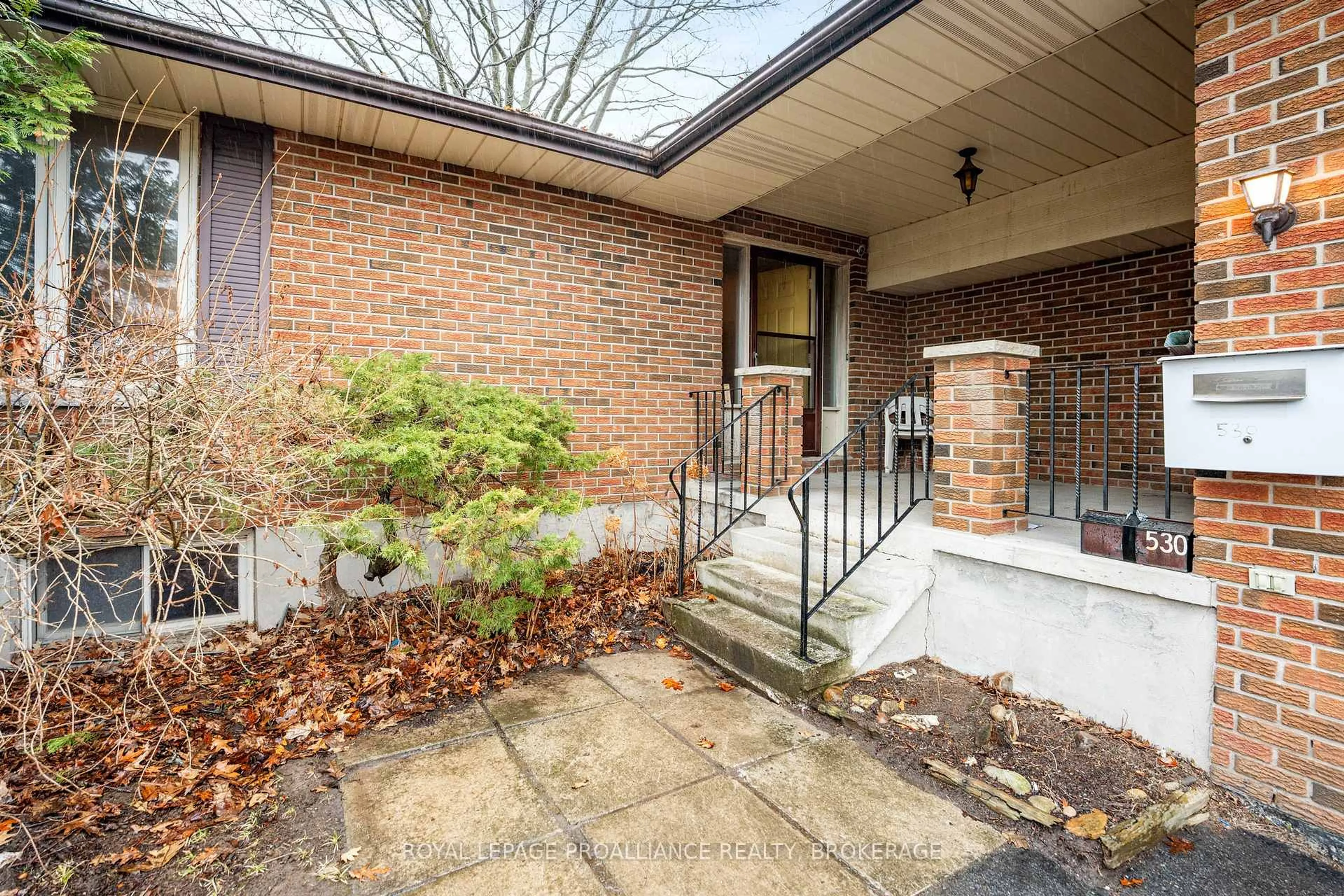 Unknown for 530 Roosevelt Dr, Kingston Ontario K7M 4B1