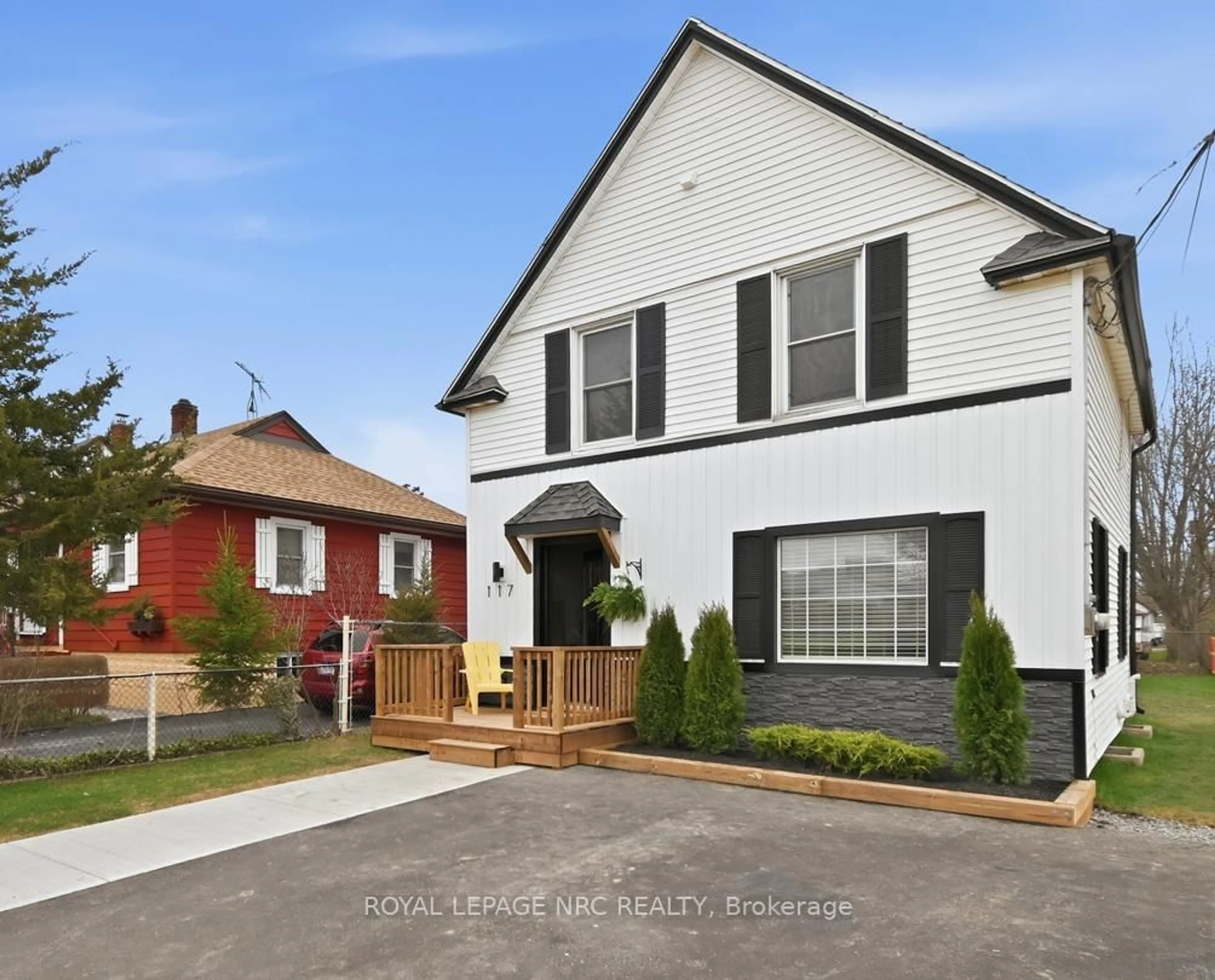 Home with brick exterior material, street for 117 Humboldt Pkwy, Port Colborne Ontario L3K 2H3