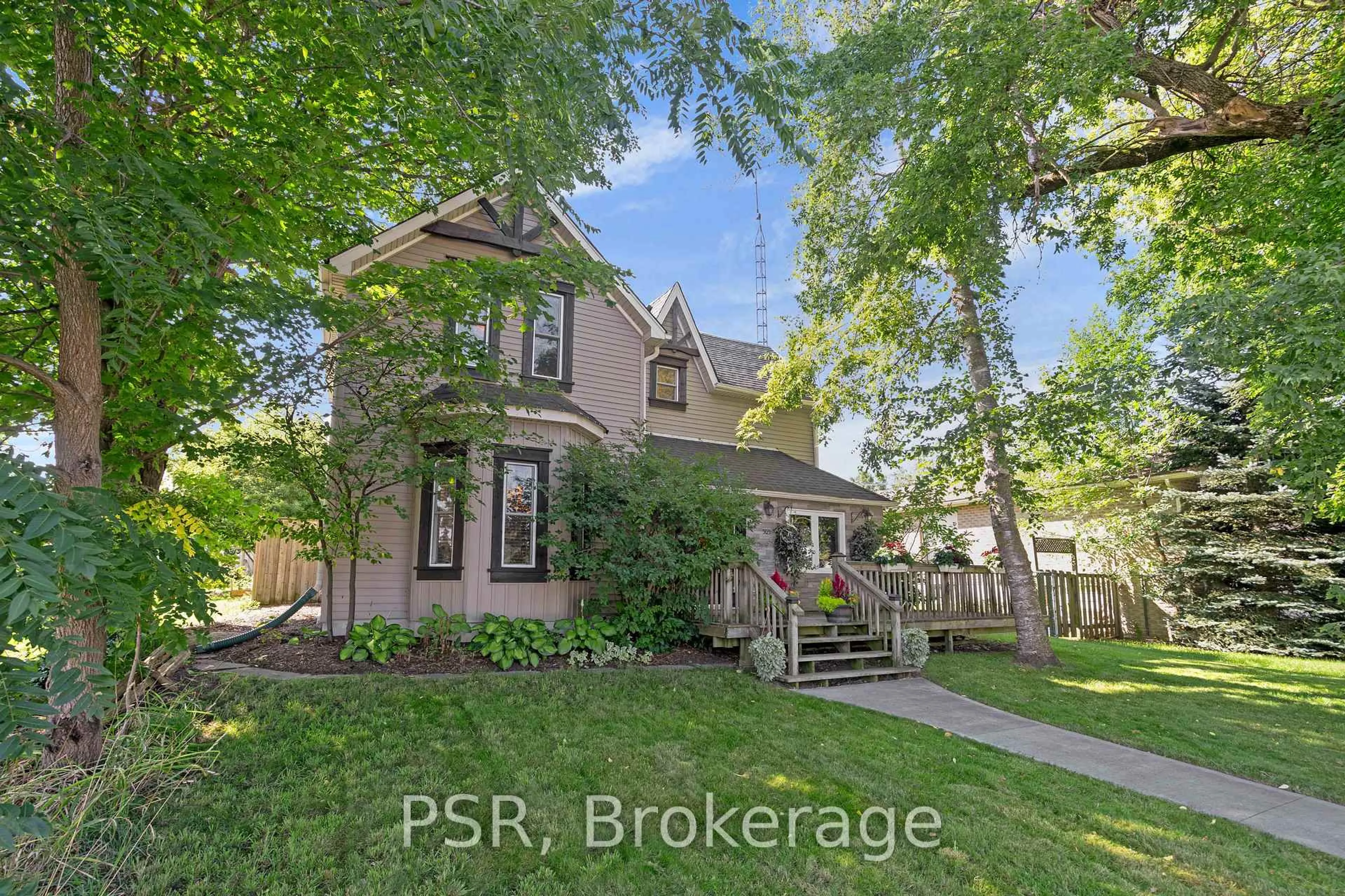 A pic from outside/outdoor area/front of a property/back of a property/a pic from drone, street for 505 Main St, Shelburne Ontario L9V 2Z1