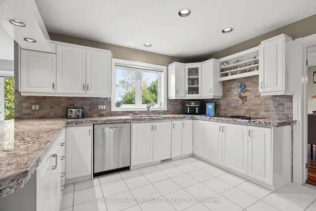 6 Marchbrook Circ, Ottawa 5