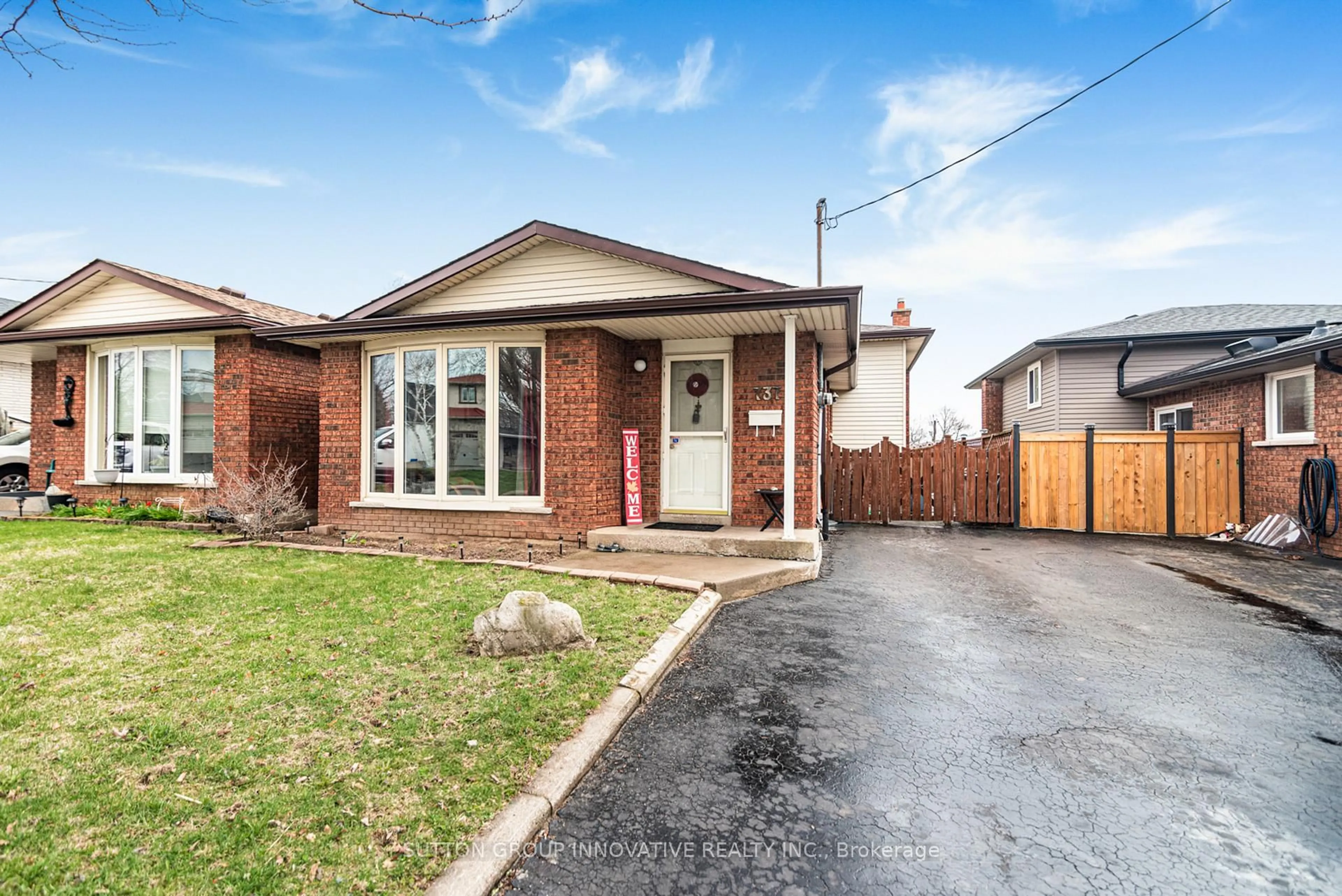 Home with brick exterior material, street for 737 Upper Horning Rd, Hamilton Ontario L9C 7R3