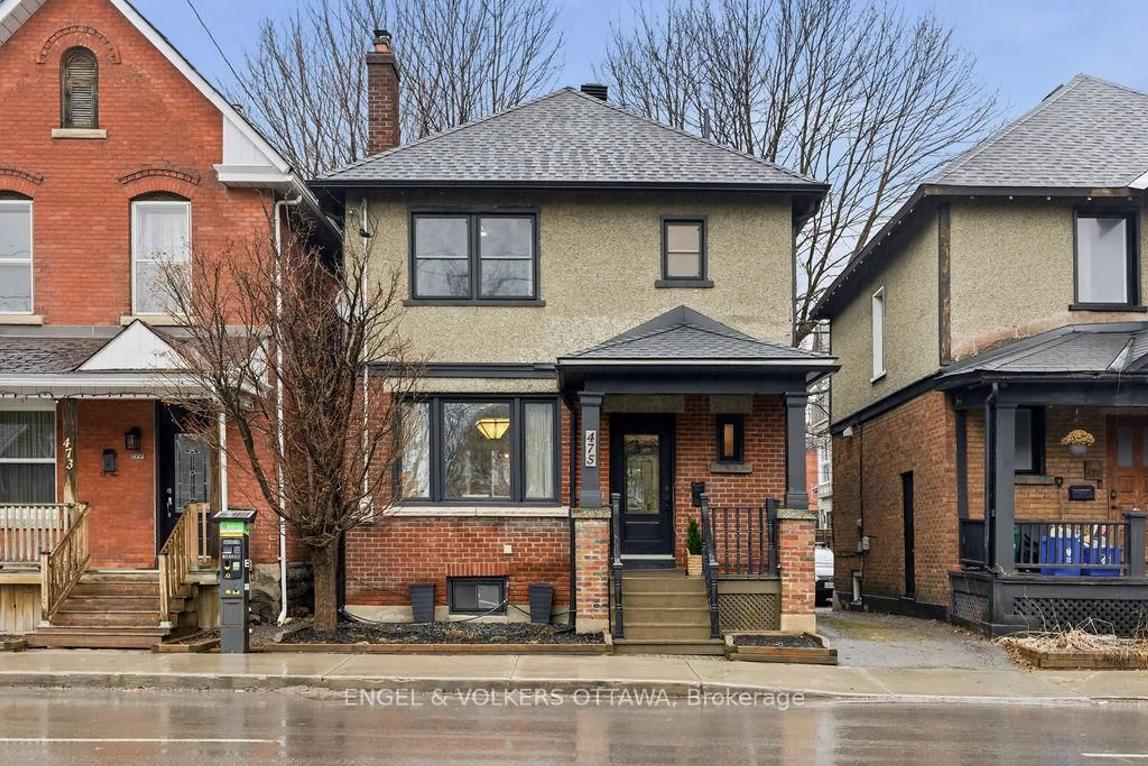 Home with brick exterior material, street for 475 Kent St, Ottawa Ontario K2P 2B6