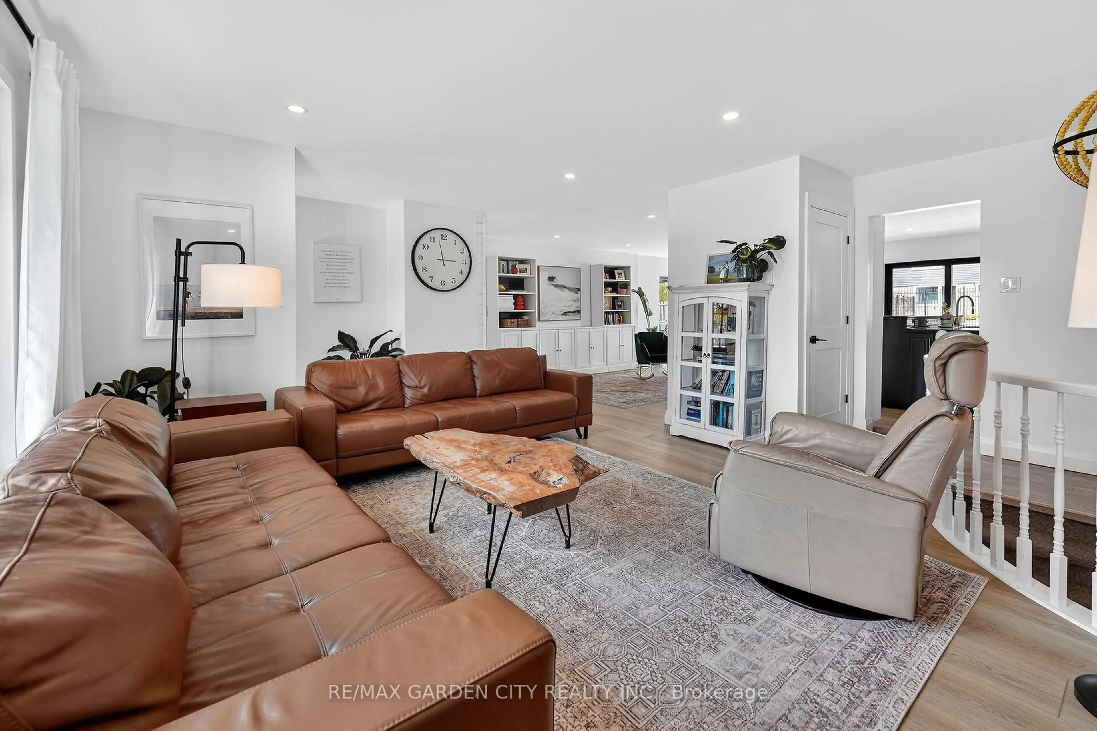 Living room with furniture, unknown for 377 Canboro Rd, Pelham Ontario L0S 1M0