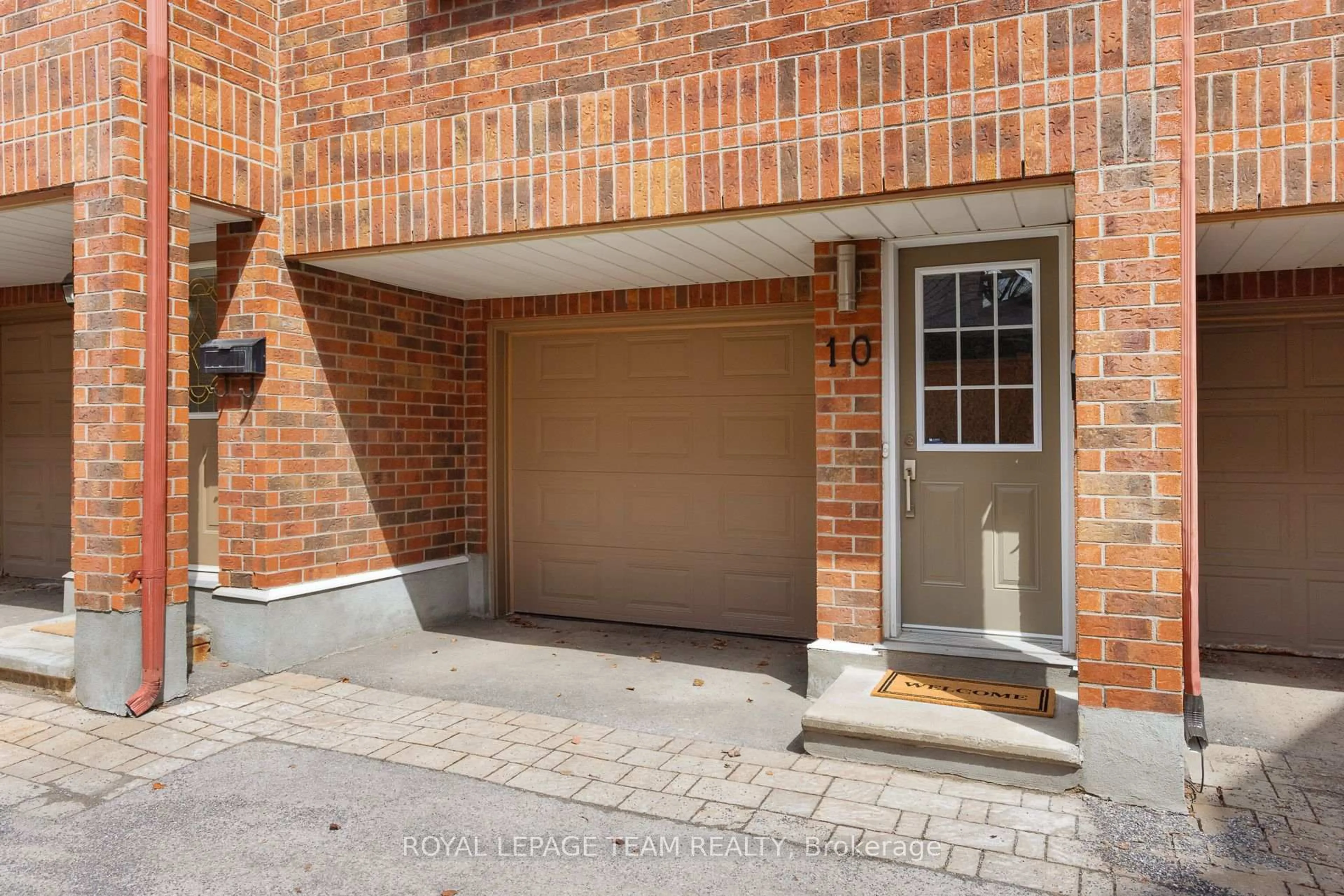 Unknown for 10 CORNERSTONE Private, Ottawa Ontario K2P 2N3