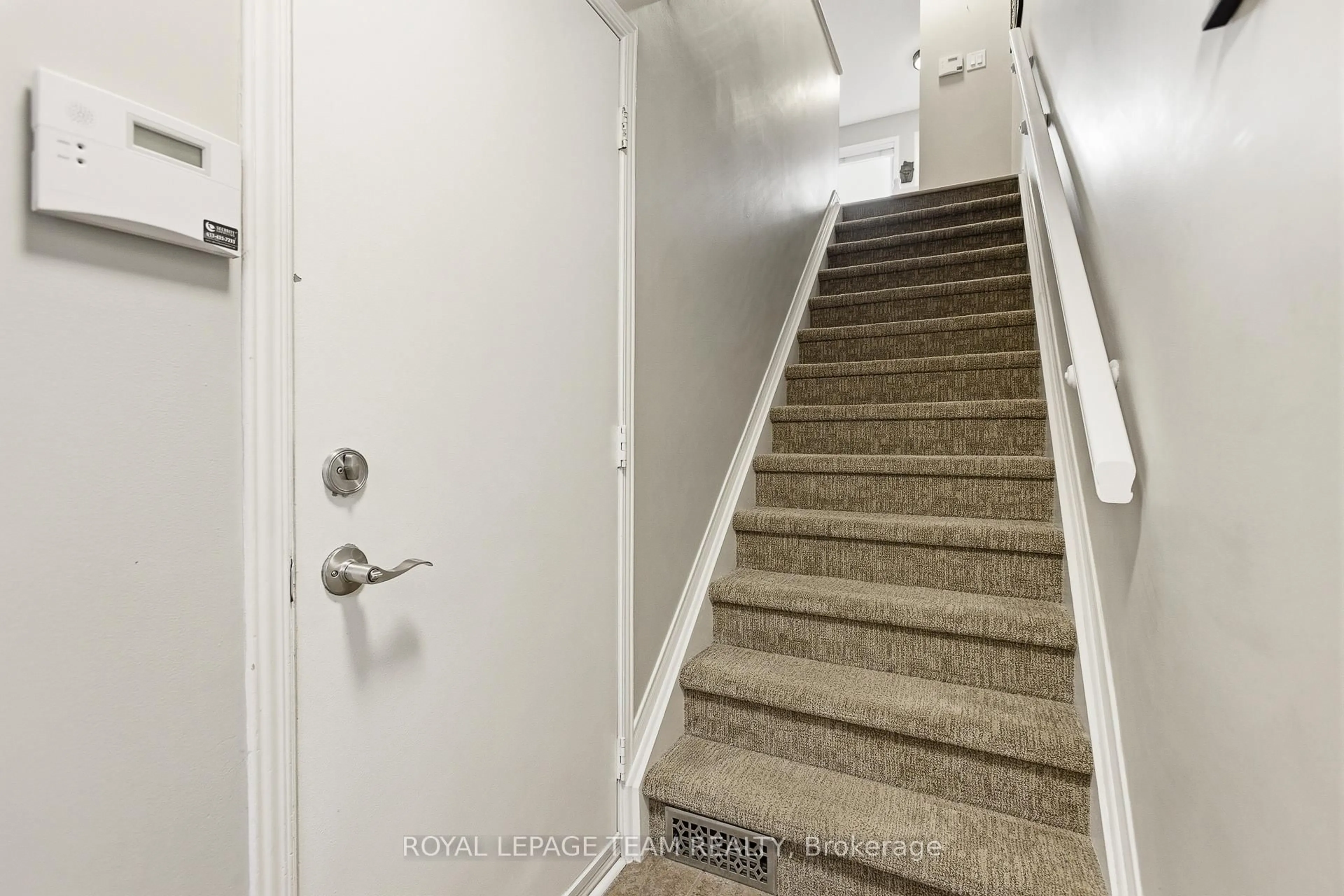 Stairs for 10 CORNERSTONE Private, Ottawa Ontario K2P 2N3