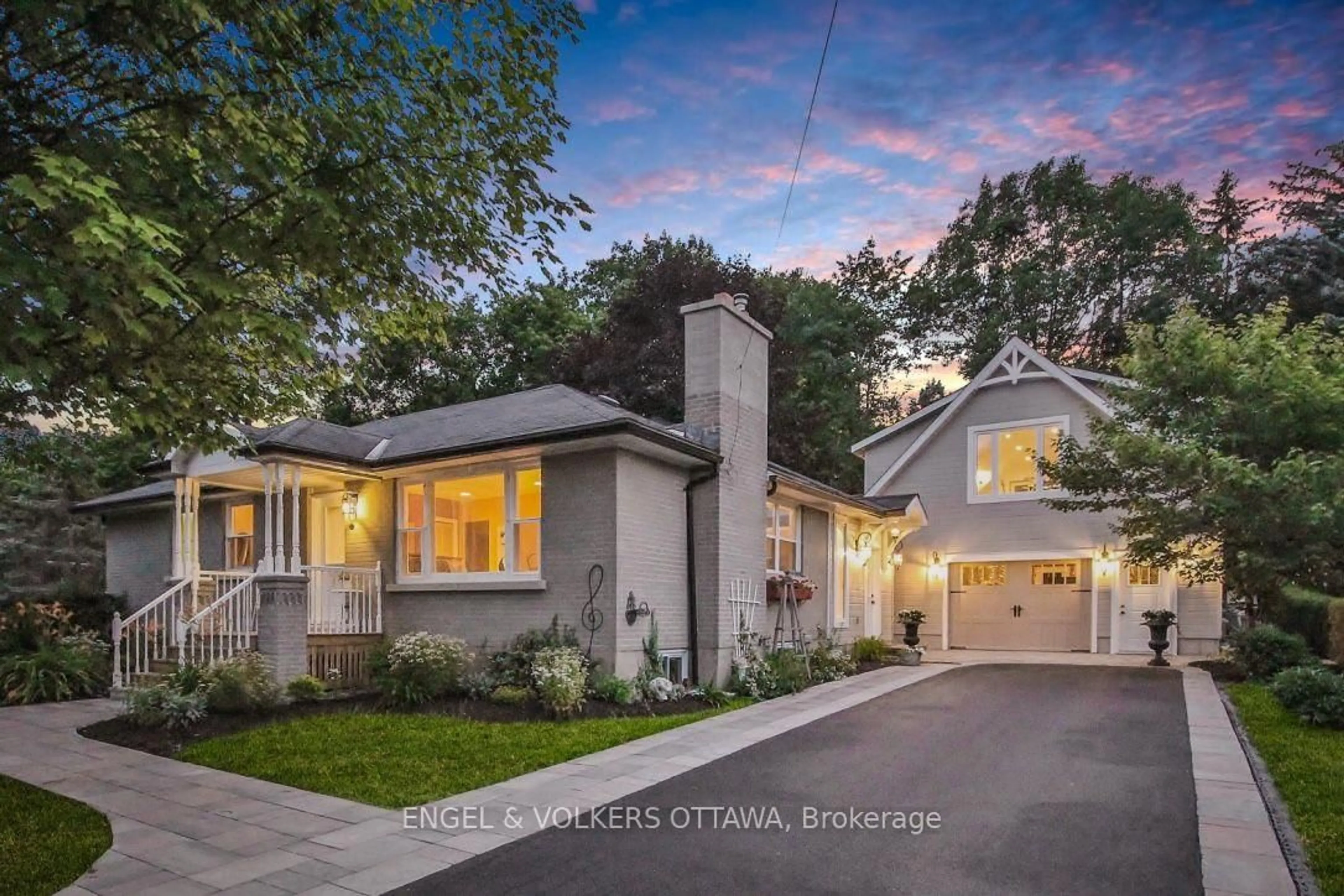 Home with brick exterior material, street for 1105 Edward St, Manotick Ontario K4M 1G8