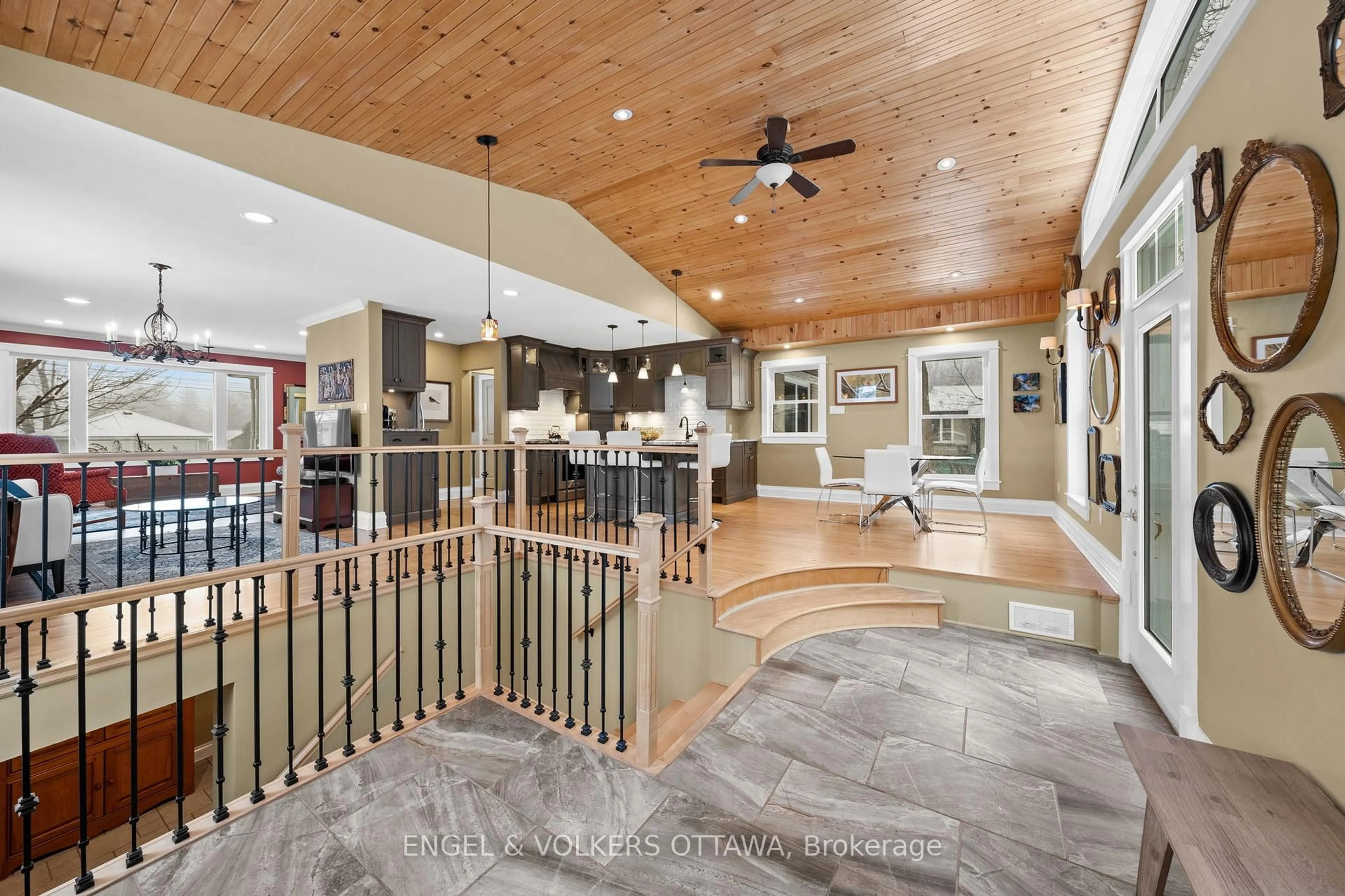 Unknown for 1105 Edward St, Manotick Ontario K4M 1G8