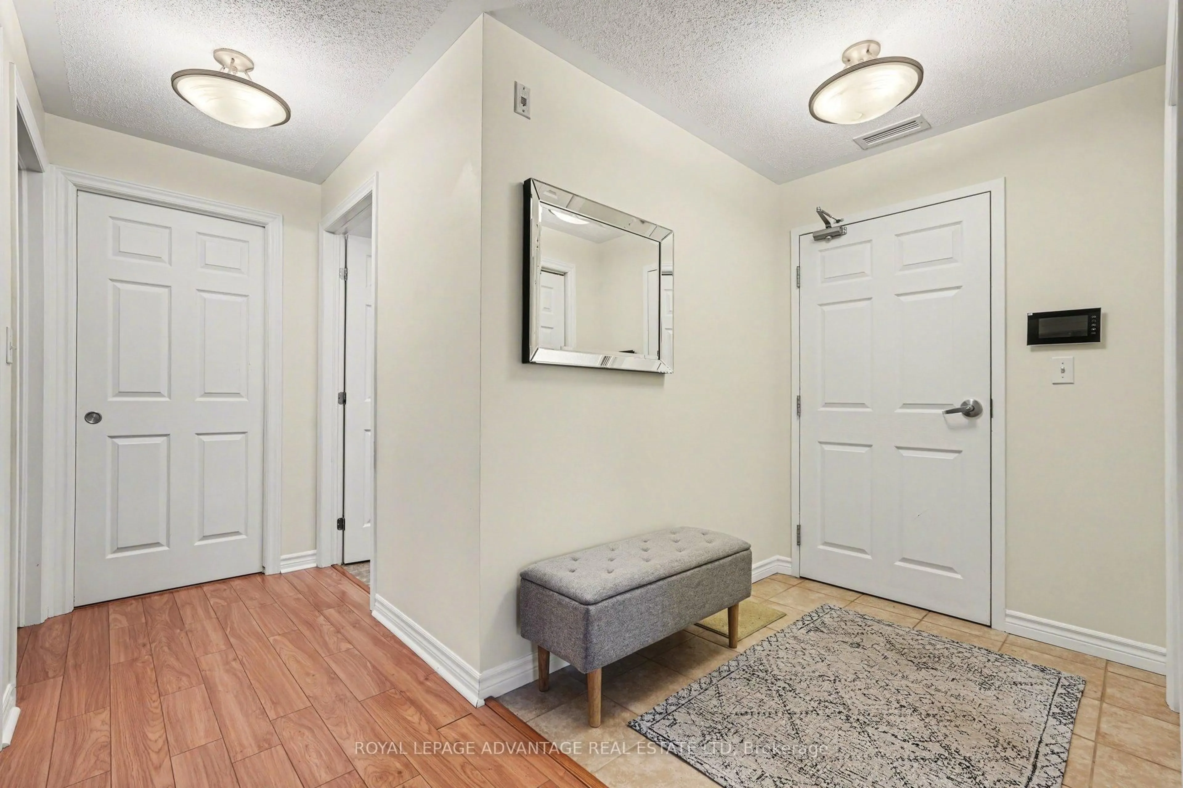Indoor entryway for 22 Welland St #204, Perth Ontario K7H 3H7