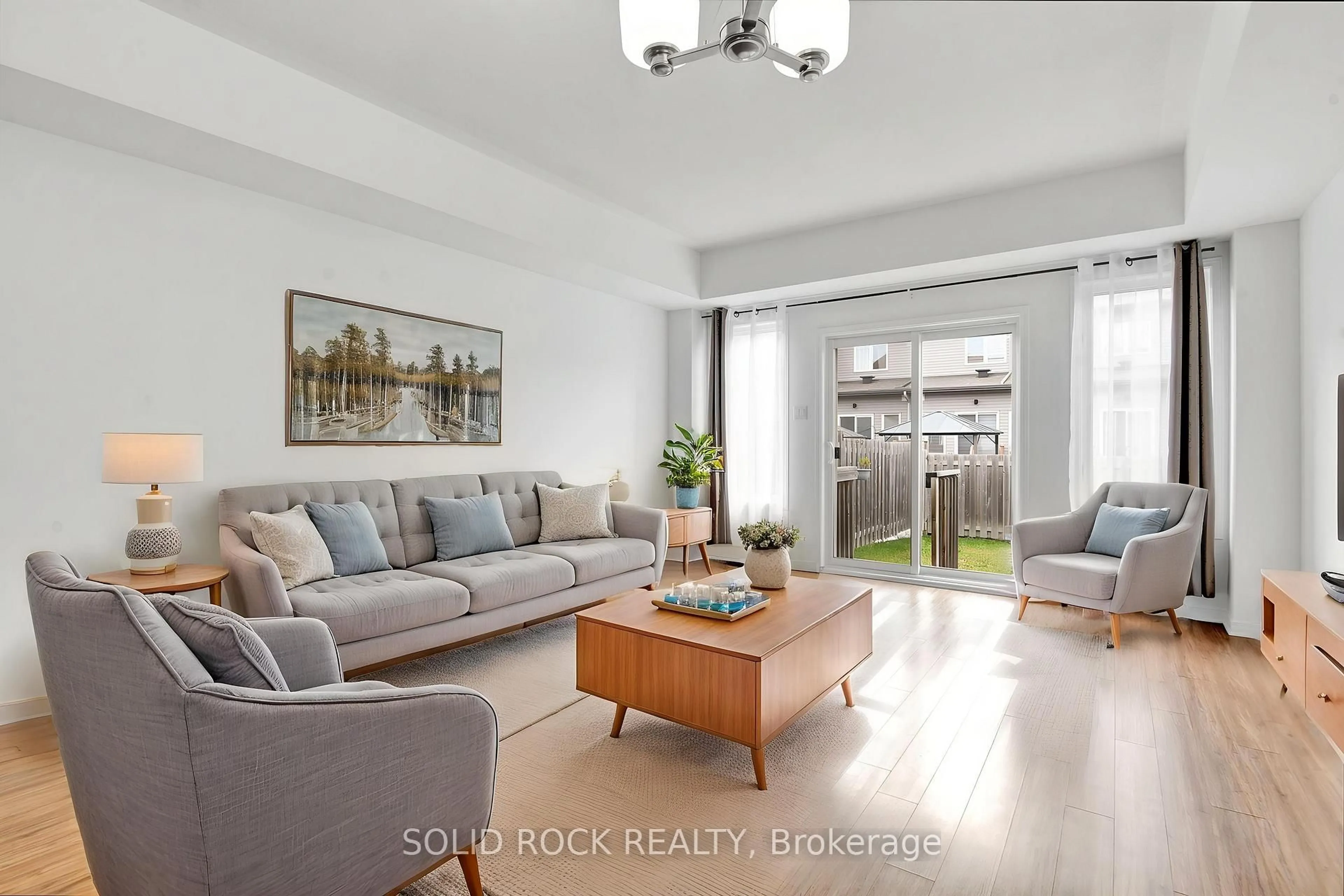 Living room with furniture, unknown for 40 GORDON FERGUSON Pl, Arnprior Ontario K7S 2X3