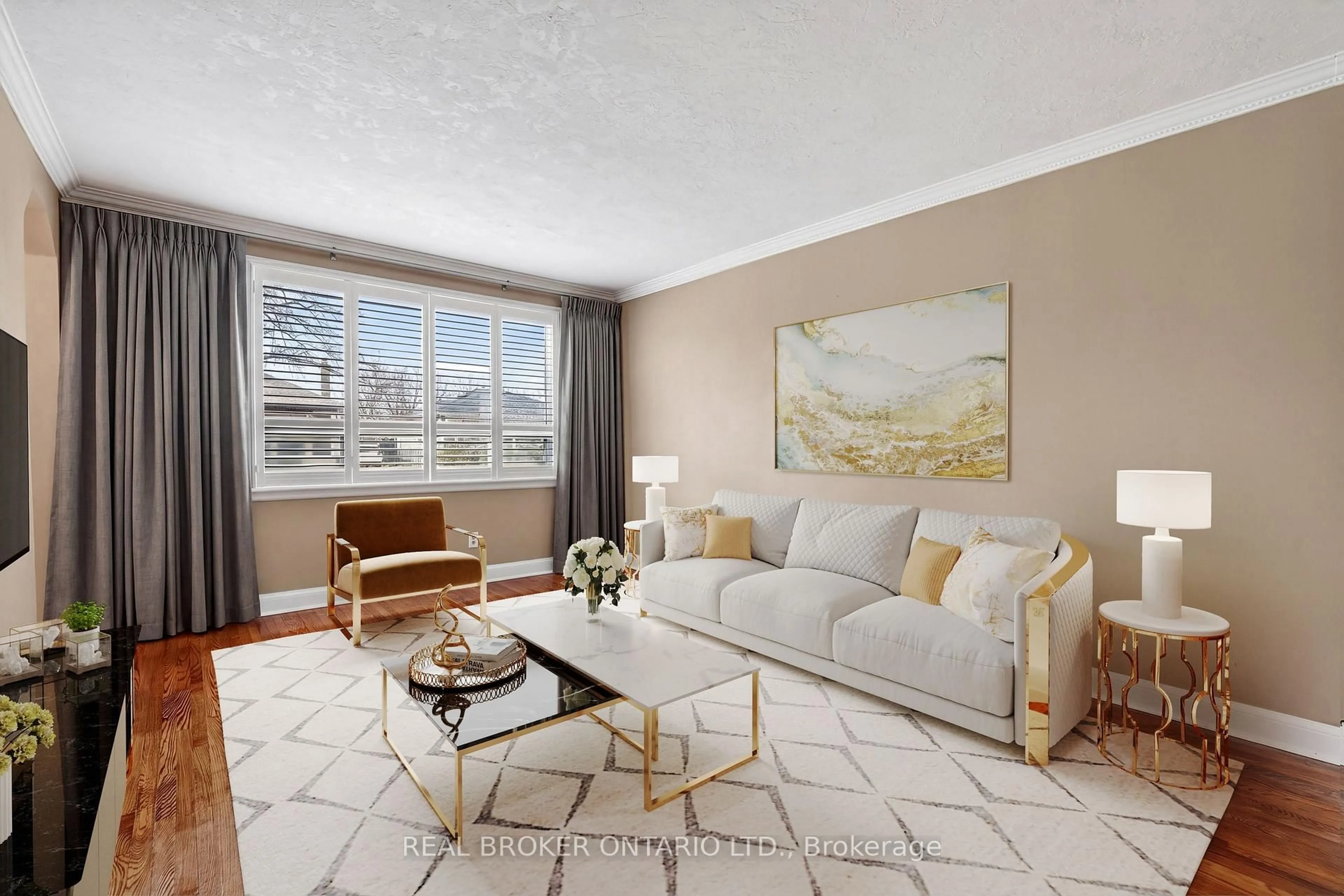 Living room with furniture, unknown for 379 Talbot St, Hamilton Ontario L8H 6T5